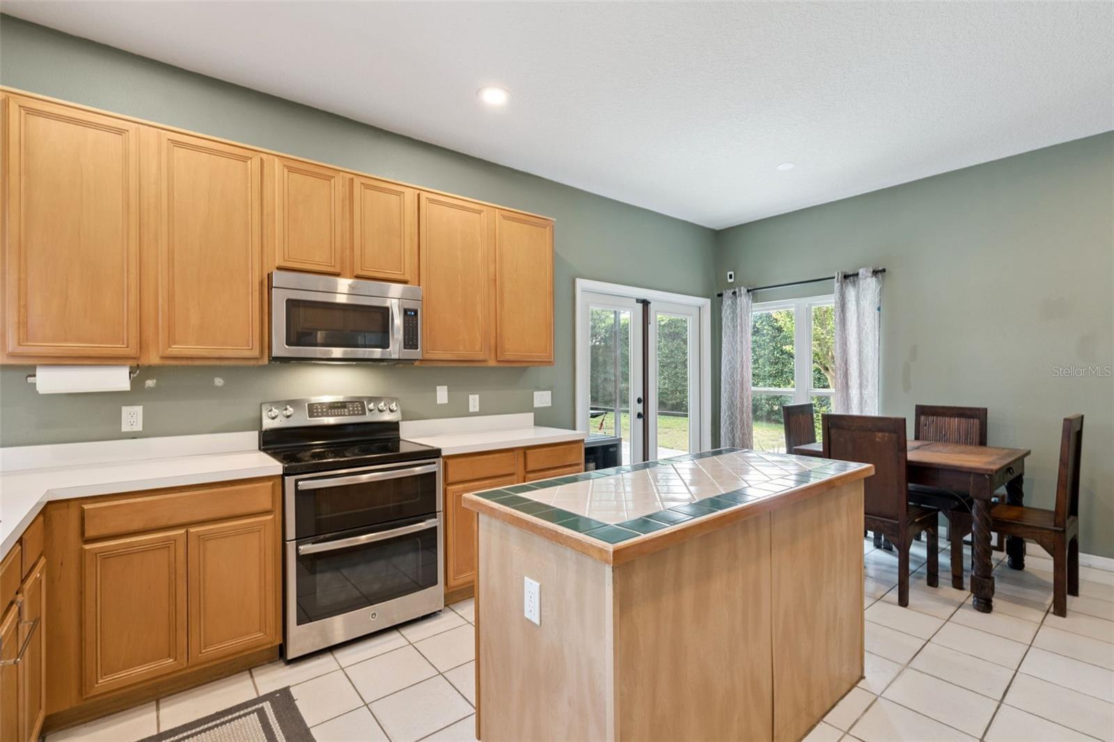 2401 STONEVIEW RD, ORLANDO, FL, 32806