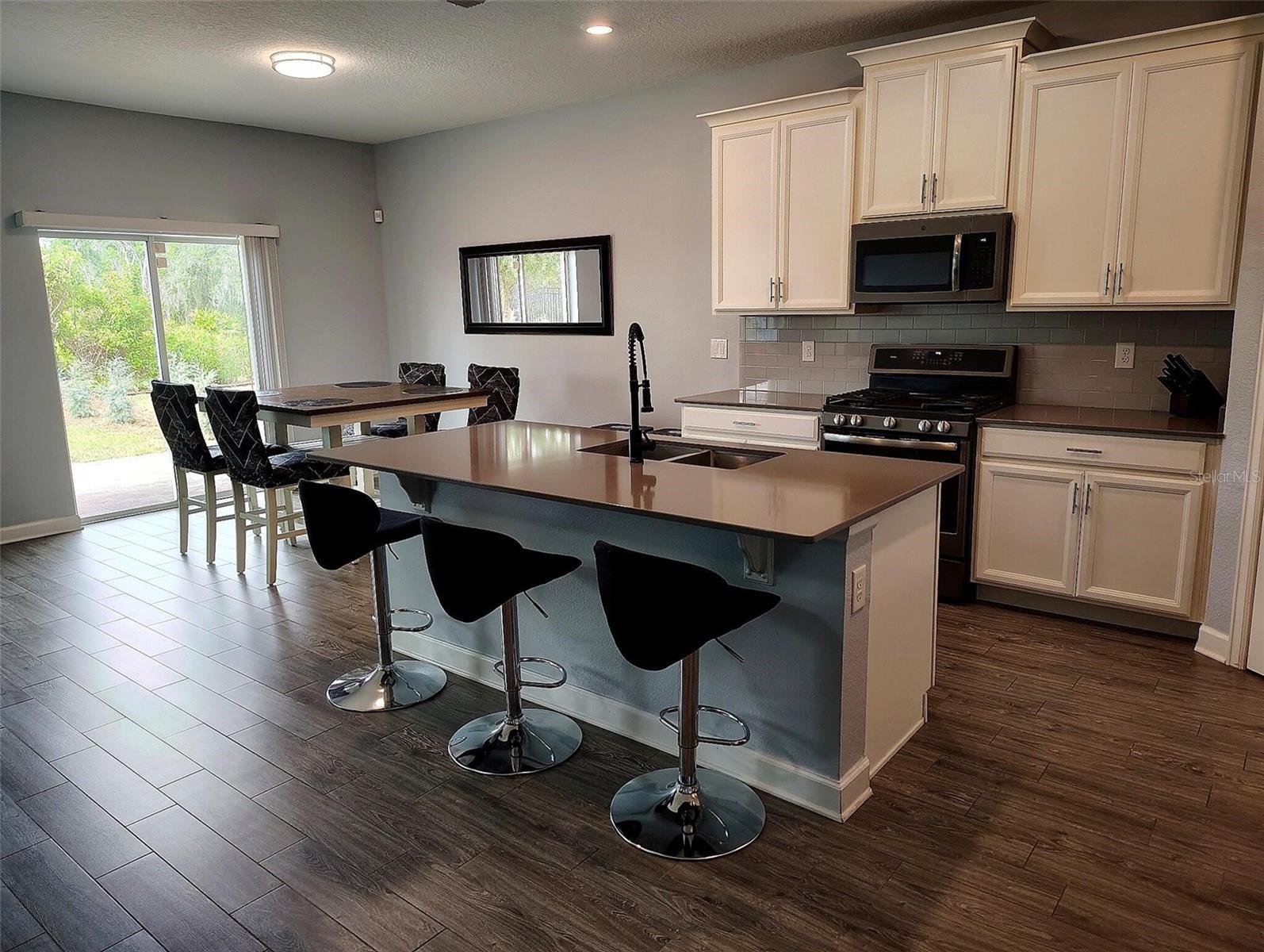 1047 OAK BLUFF DR, DAVENPORT, FL, 33837