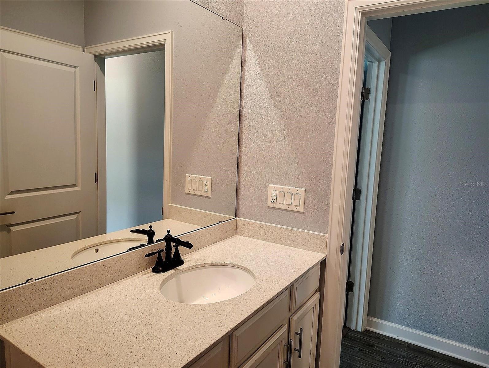 1047 OAK BLUFF DR, DAVENPORT, FL, 33837