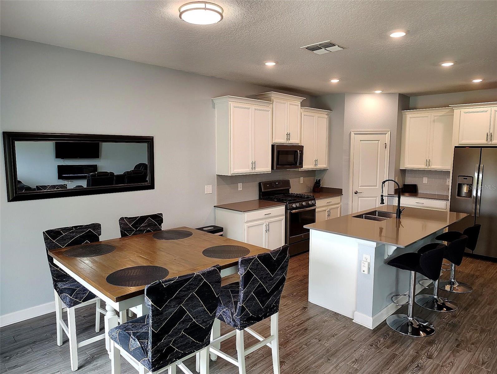 1047 OAK BLUFF DR, DAVENPORT, FL, 33837