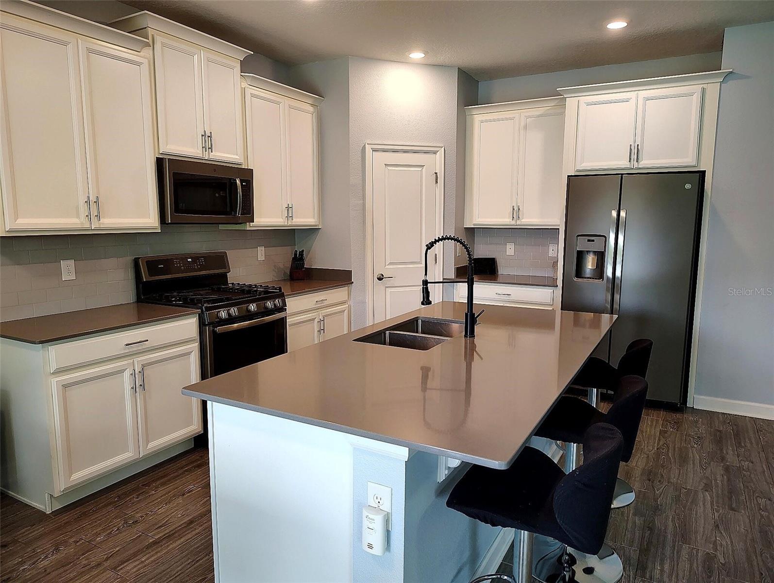 1047 OAK BLUFF DR, DAVENPORT, FL, 33837