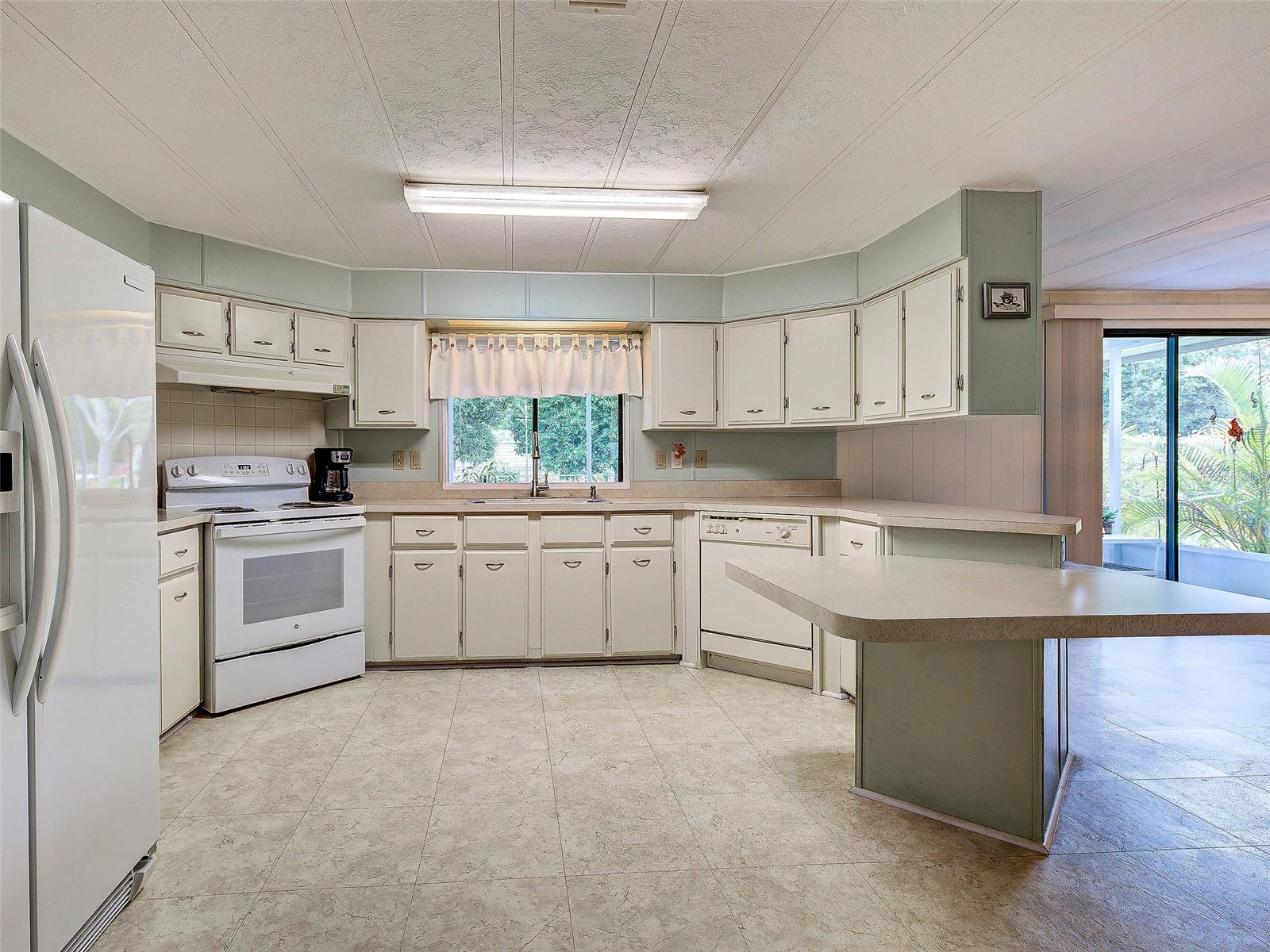 3331 GOLDFINCH LN, ENGLEWOOD, FL, 34224