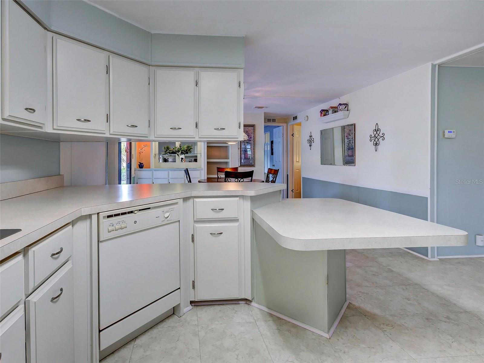 3331 GOLDFINCH LN, ENGLEWOOD, FL, 34224