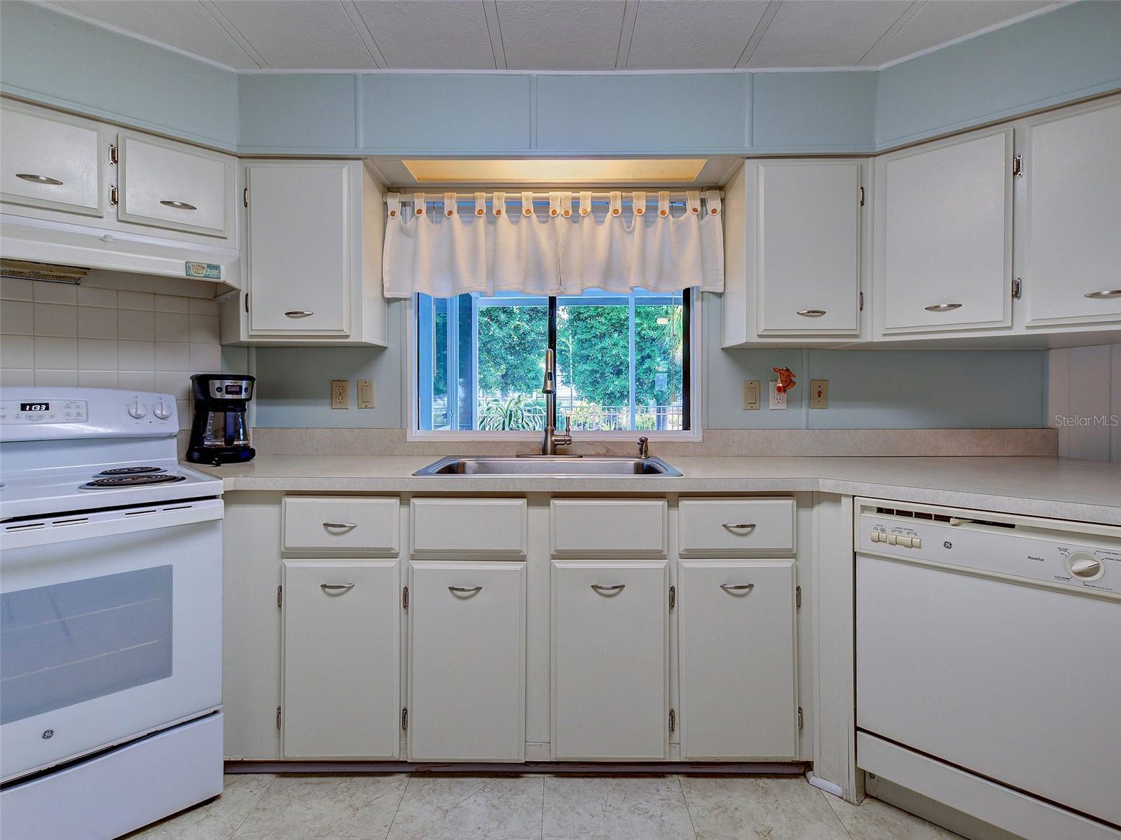 3331 GOLDFINCH LN, ENGLEWOOD, FL, 34224