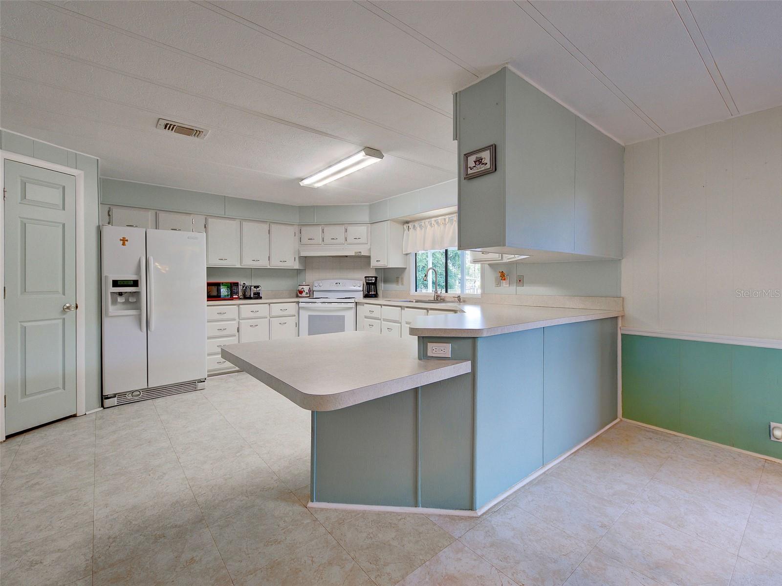 3331 GOLDFINCH LN, ENGLEWOOD, FL, 34224