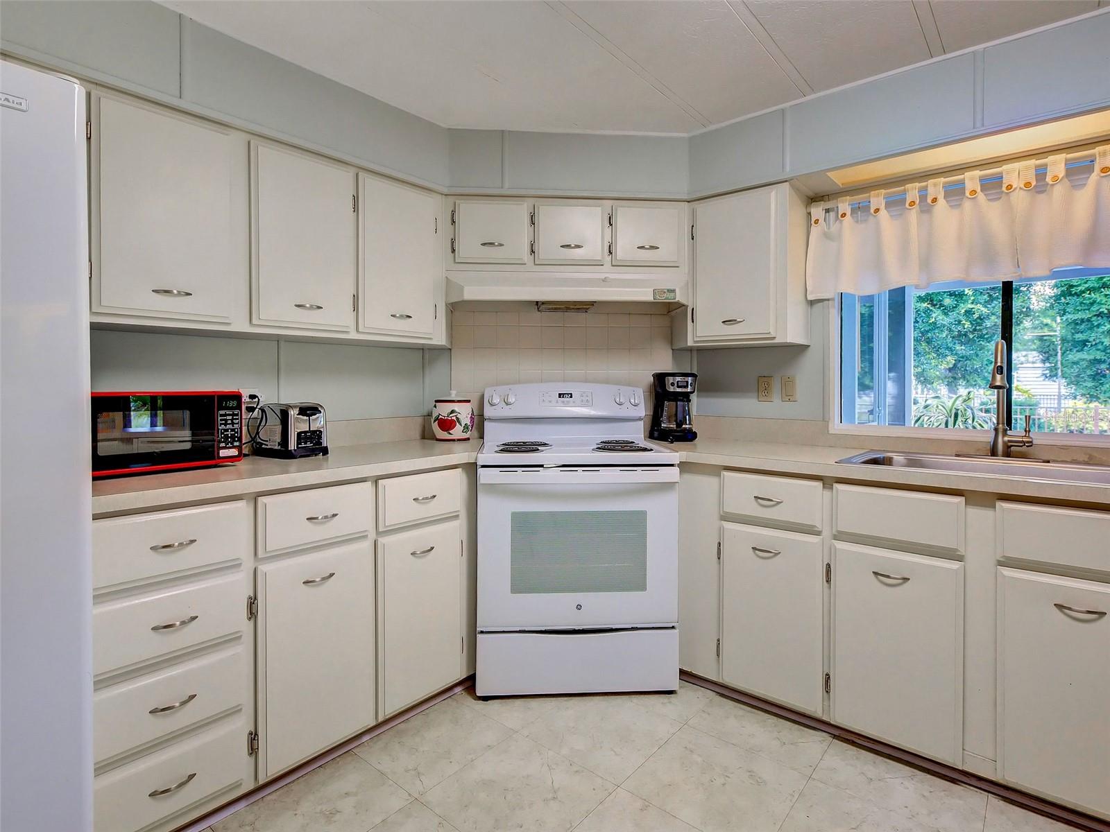 3331 GOLDFINCH LN, ENGLEWOOD, FL, 34224