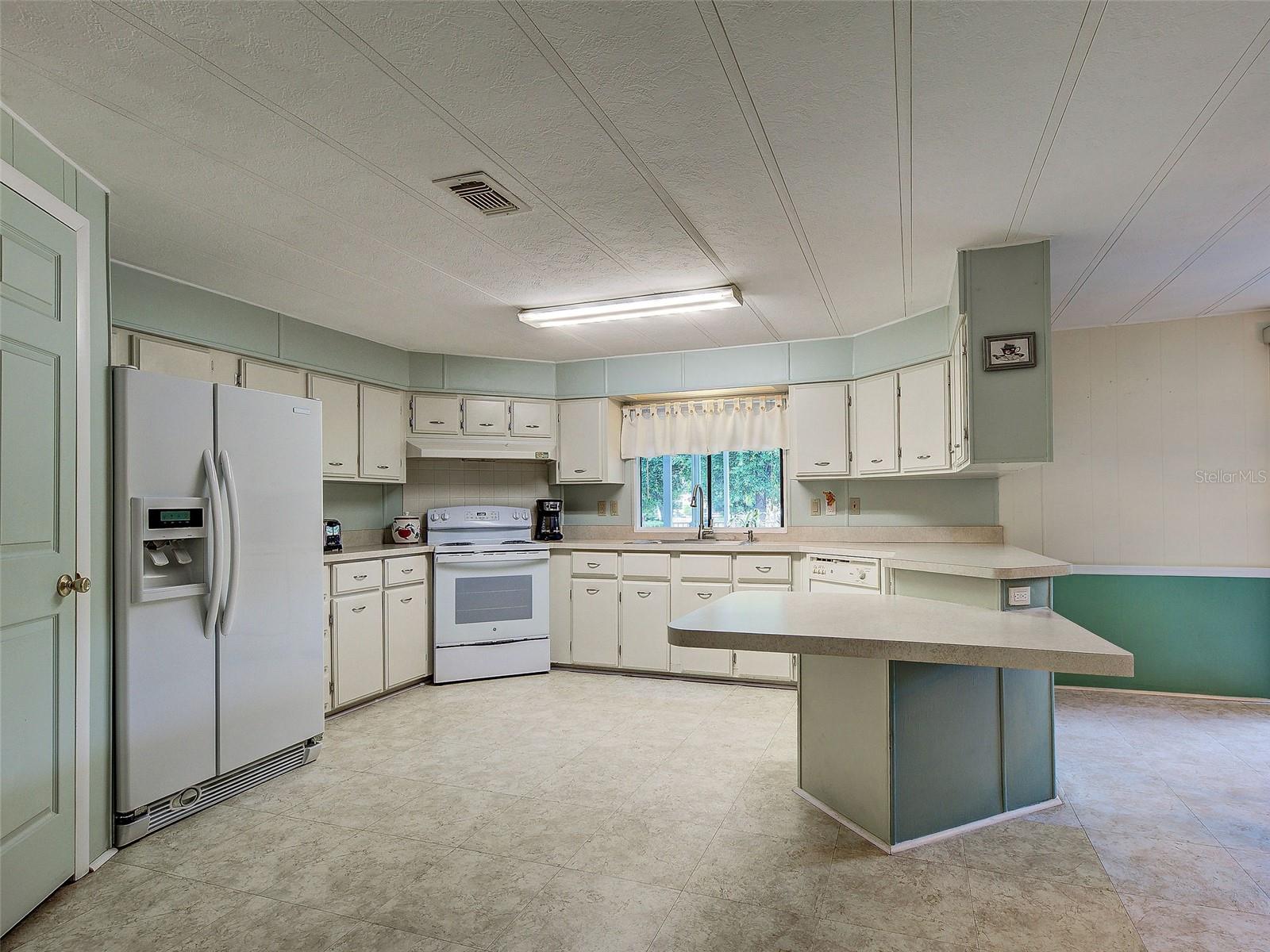 3331 GOLDFINCH LN, ENGLEWOOD, FL, 34224