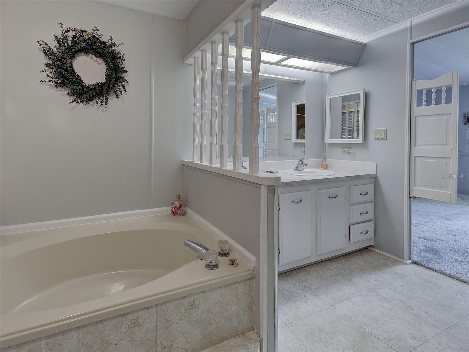 3331 GOLDFINCH LN, ENGLEWOOD, FL, 34224
