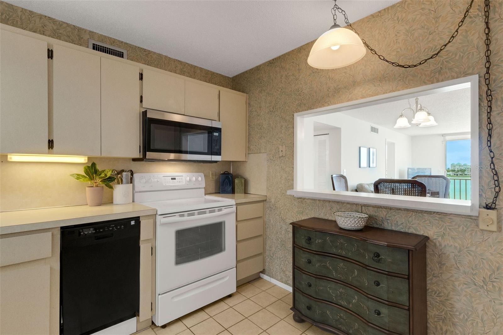 7665 SUN ISLAND DR S #407, SOUTH PASADENA, FL, 33707