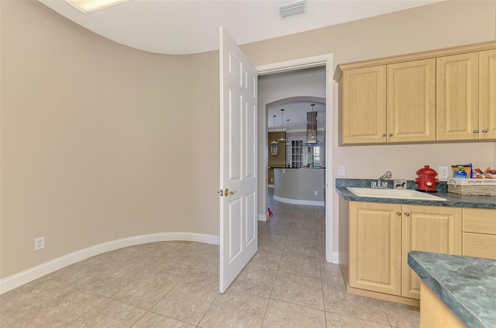 935 GRAHAM RD, VENICE, FL, 34293