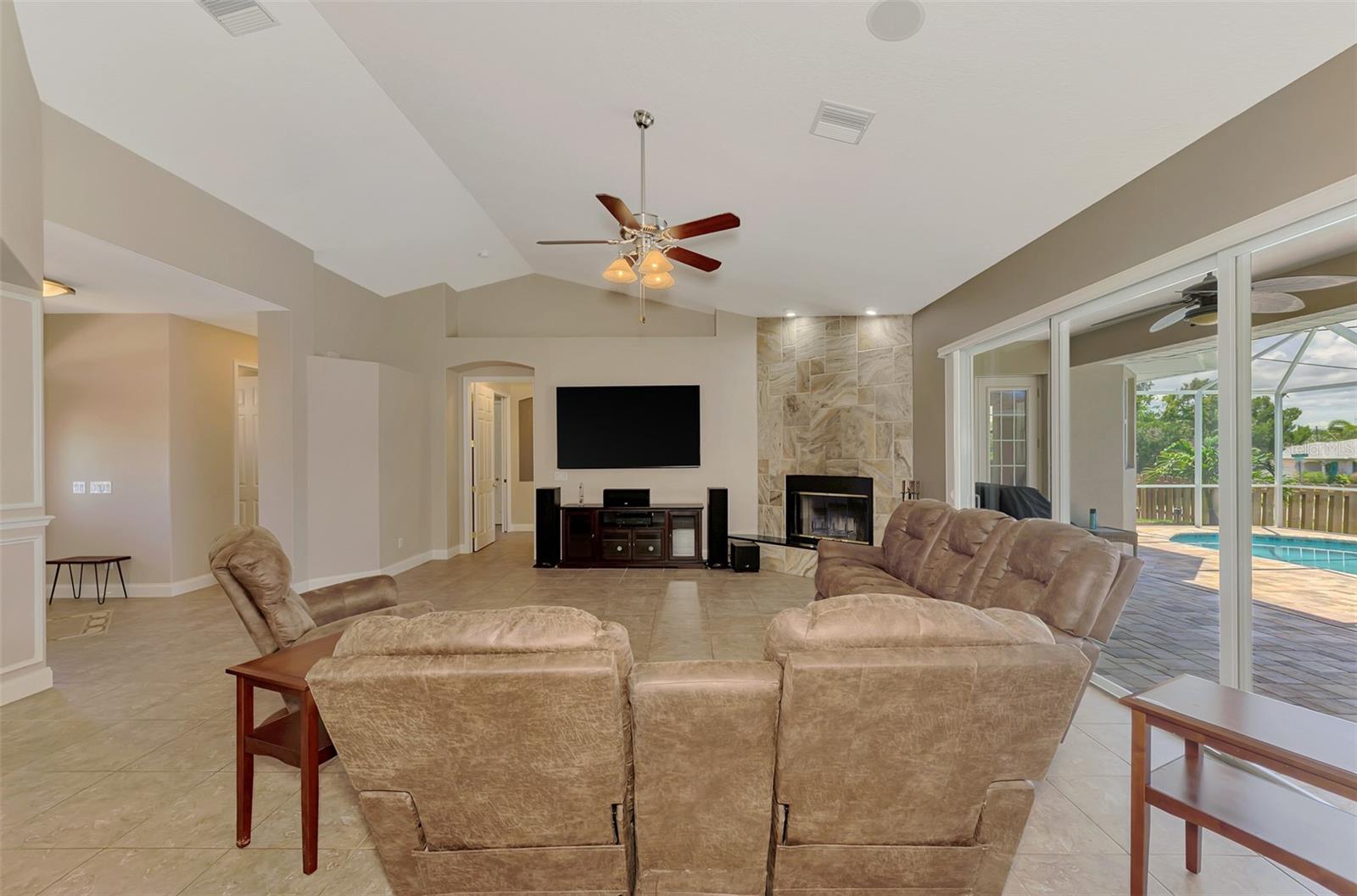 935 GRAHAM RD, VENICE, FL, 34293