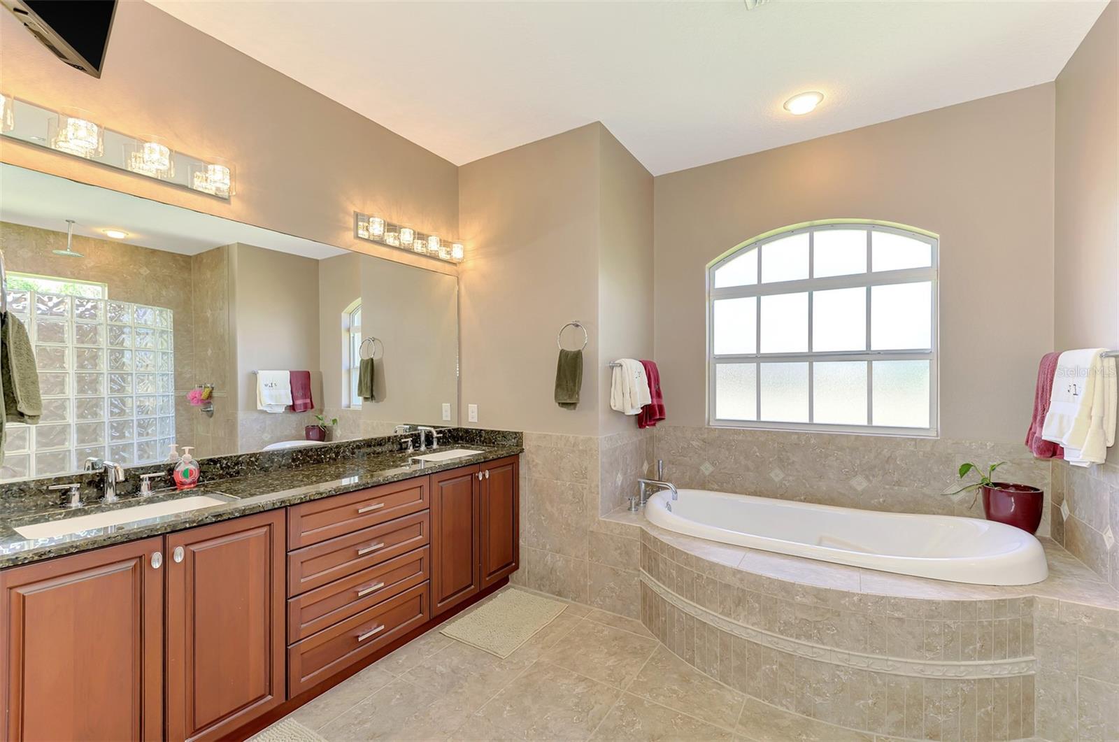 935 GRAHAM RD, VENICE, FL, 34293