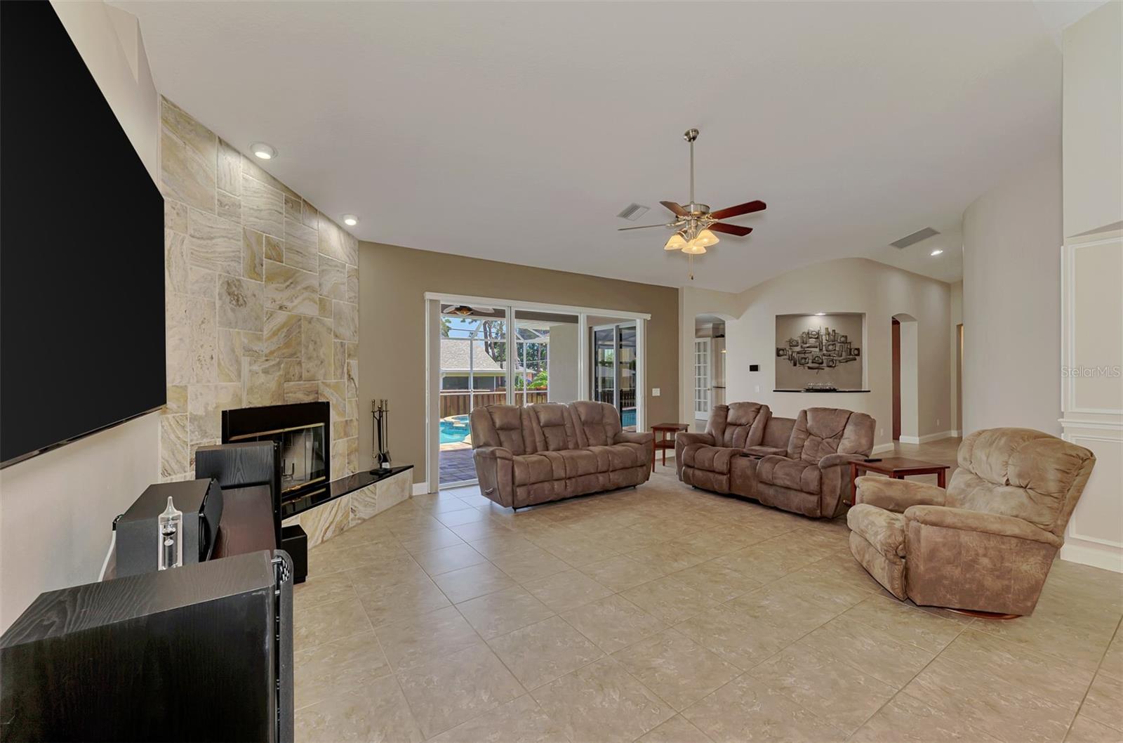 935 GRAHAM RD, VENICE, FL, 34293