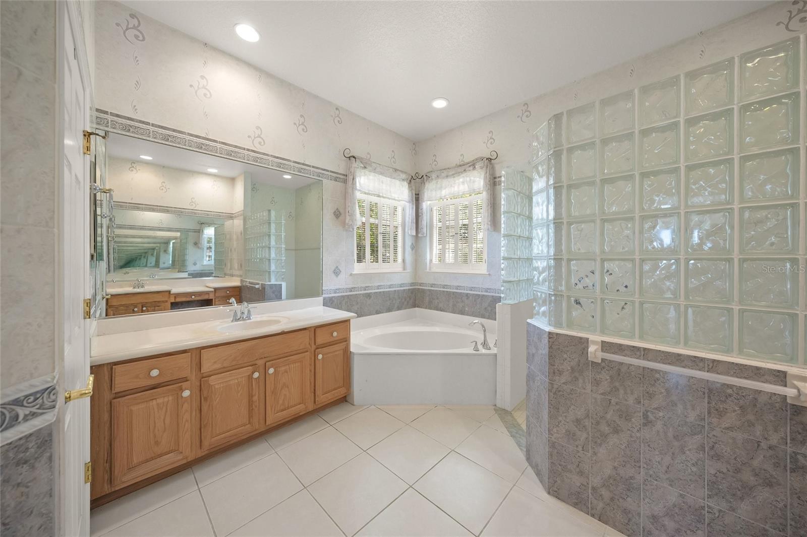 9043 MISTY CREEK DR, SARASOTA, FL, 34241