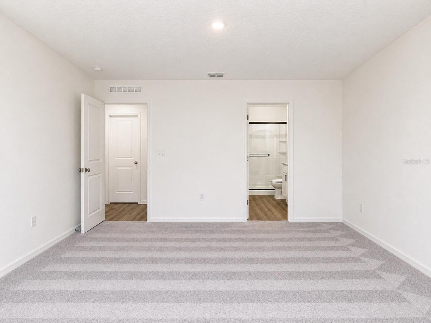 2093 GOLDEN BEAK DR, EAGLE LAKE, FL, 33839