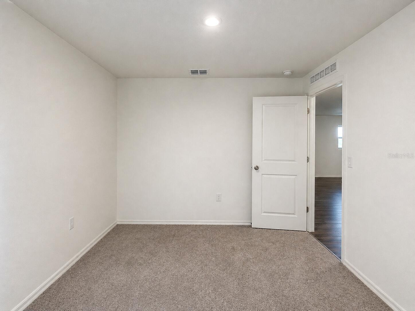 2093 GOLDEN BEAK DR, EAGLE LAKE, FL, 33839