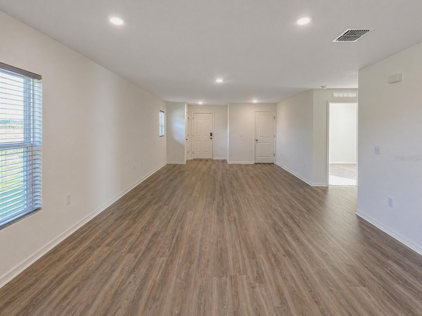 2093 GOLDEN BEAK DR, EAGLE LAKE, FL, 33839