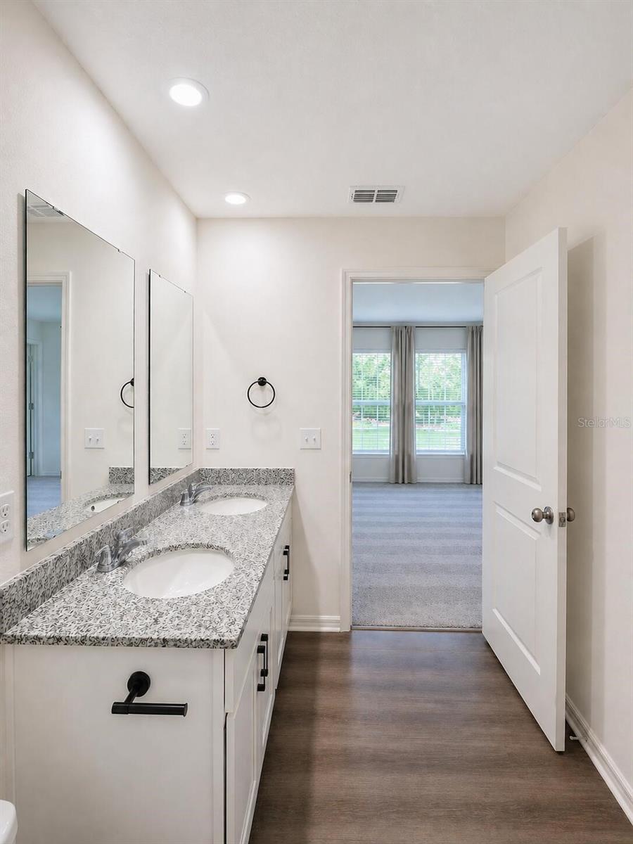 2093 GOLDEN BEAK DR, EAGLE LAKE, FL, 33839