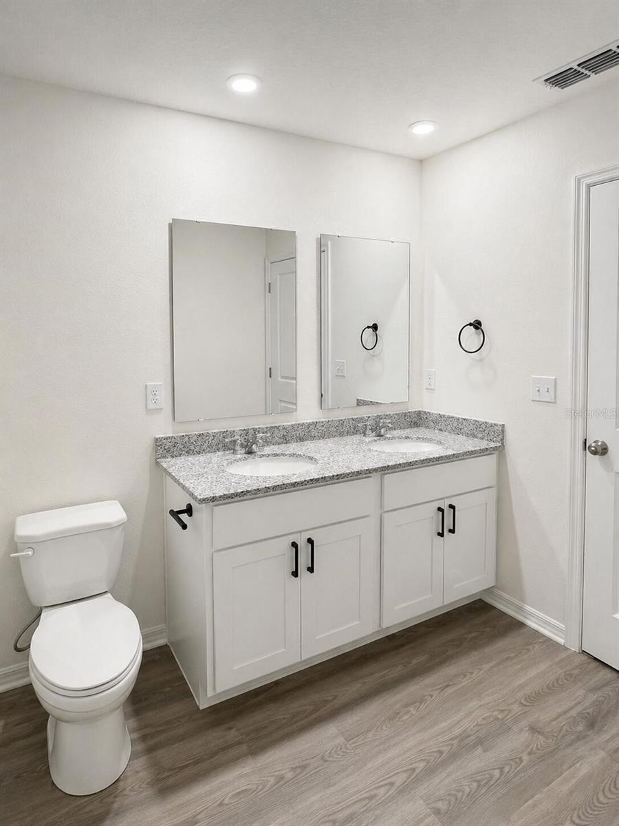 2093 GOLDEN BEAK DR, EAGLE LAKE, FL, 33839
