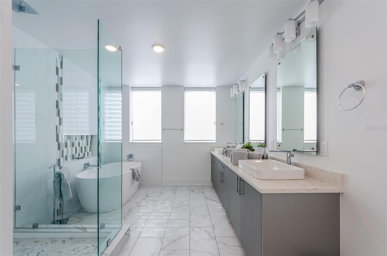 15 AVALON ST #401, CLEARWATER BEACH, FL, 33767