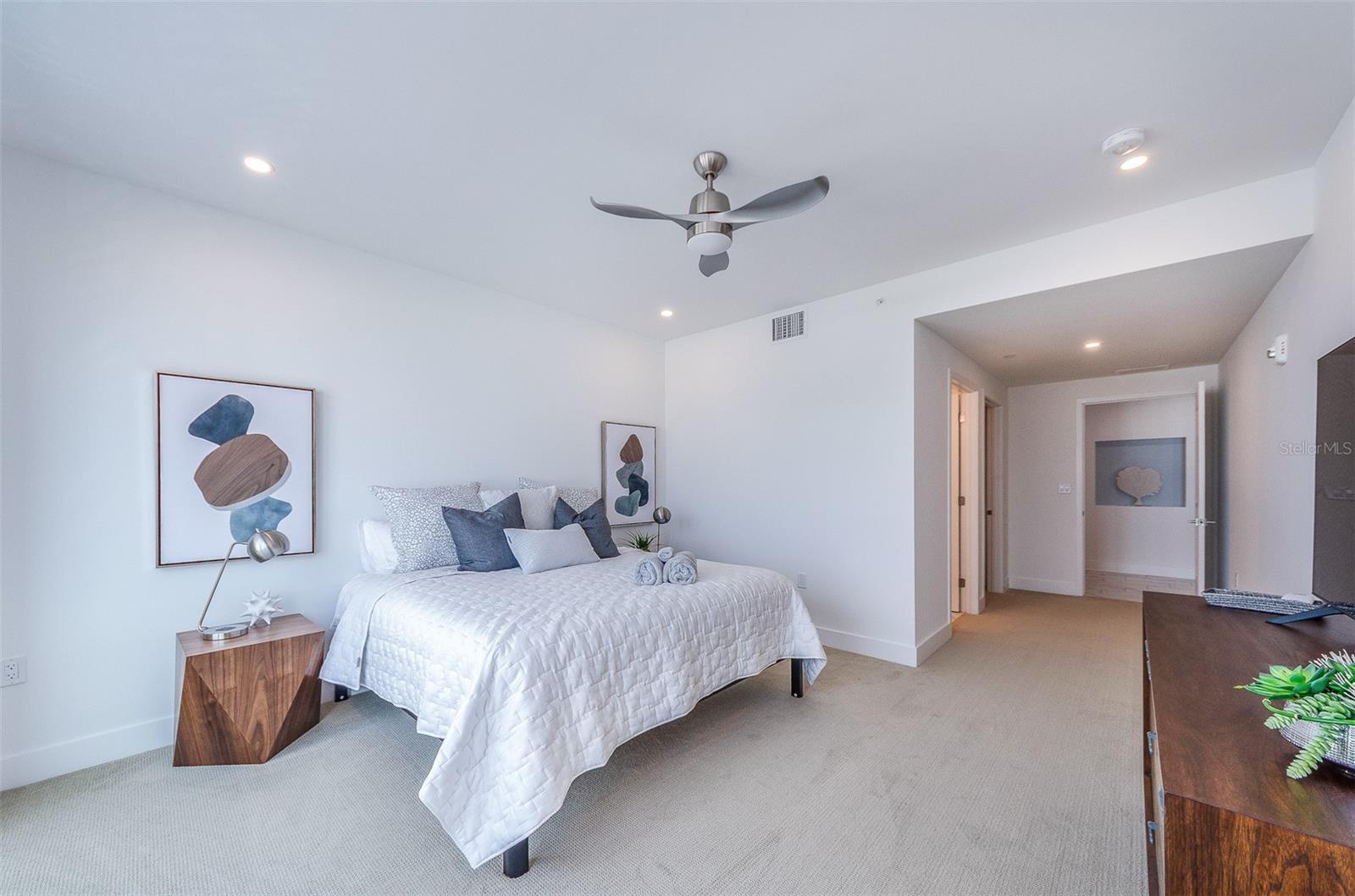 15 AVALON ST #401, CLEARWATER BEACH, FL, 33767