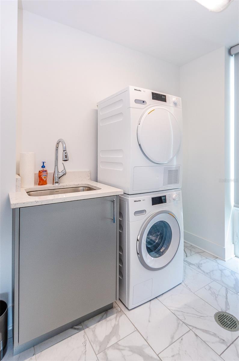 15 AVALON ST #401, CLEARWATER BEACH, FL, 33767