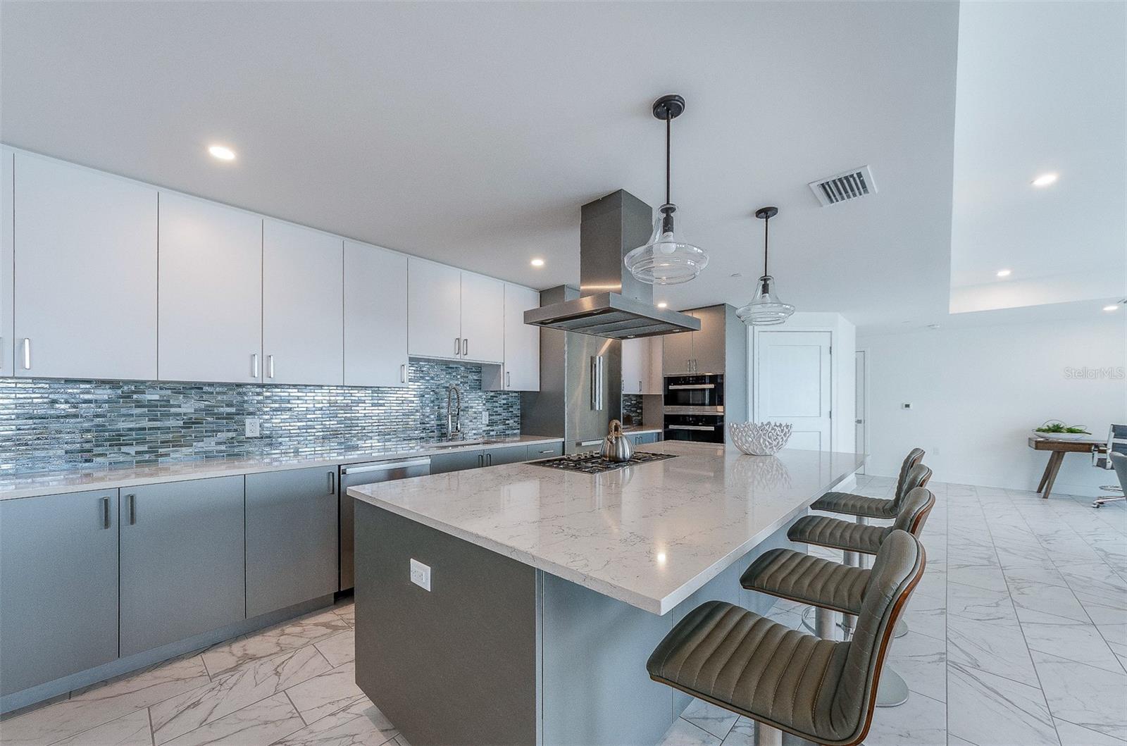 15 AVALON ST #401, CLEARWATER BEACH, FL, 33767