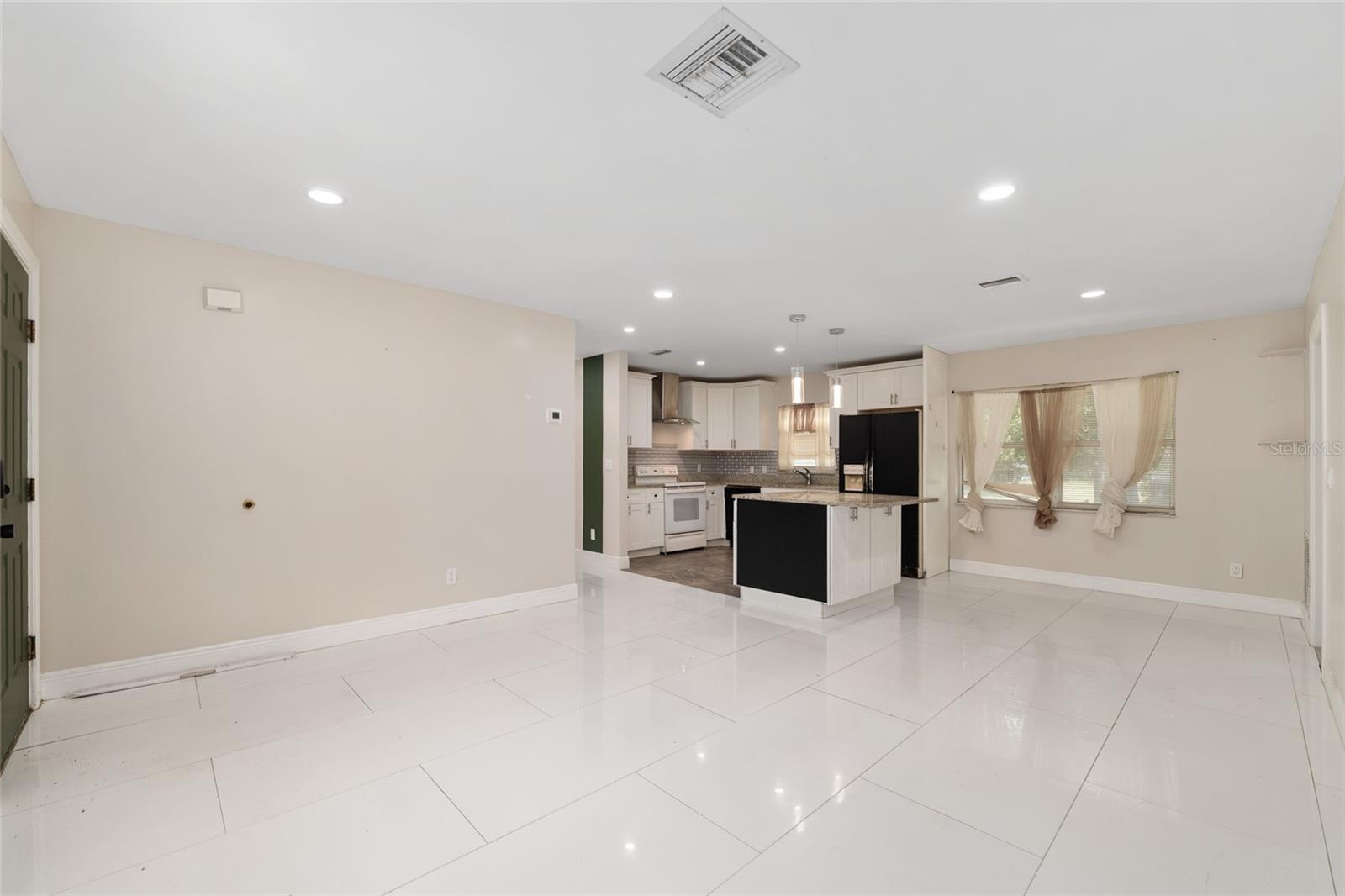 17611 FL33, GROVELAND, FL, 34736