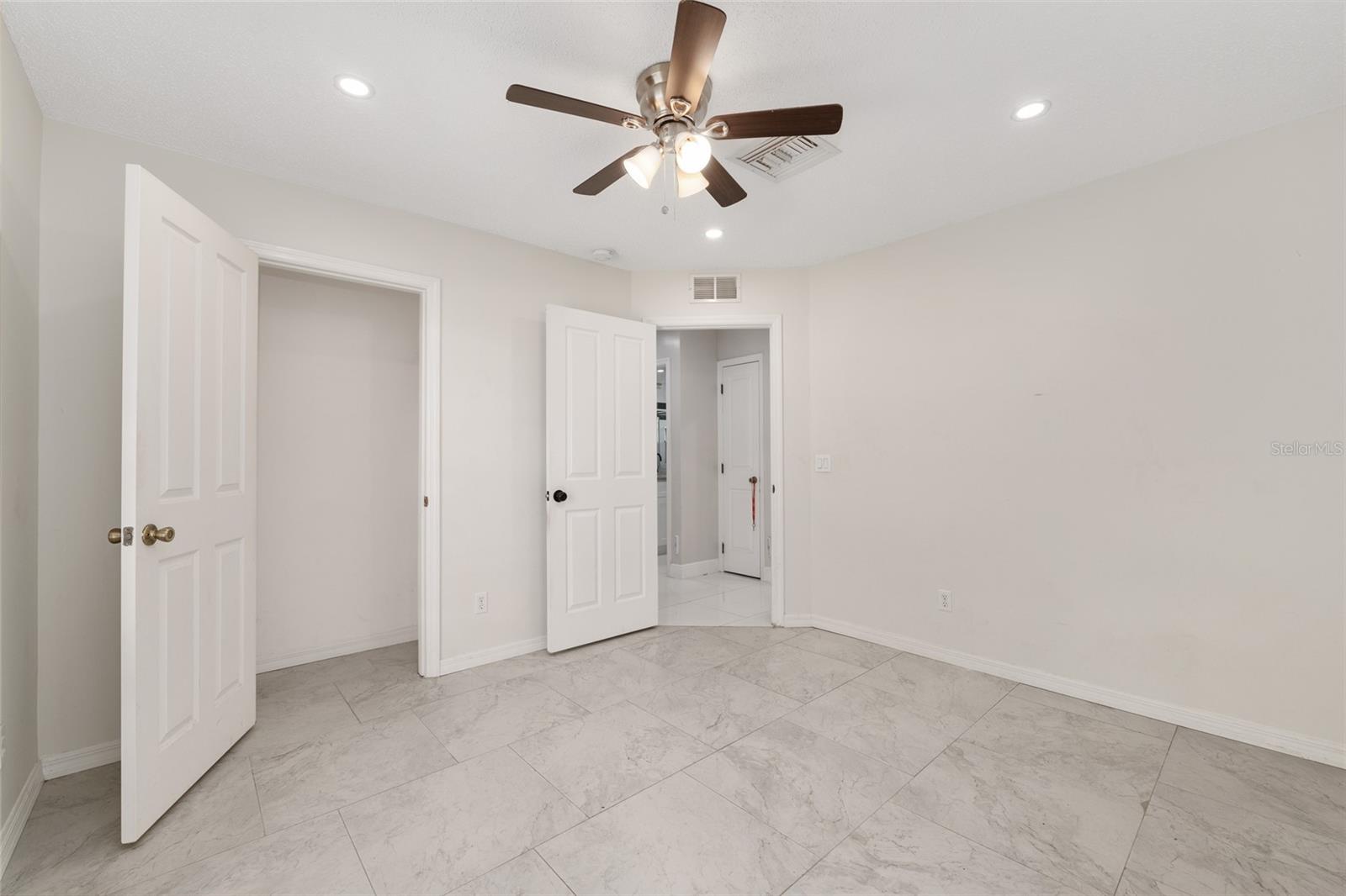 17611 FL33, GROVELAND, FL, 34736