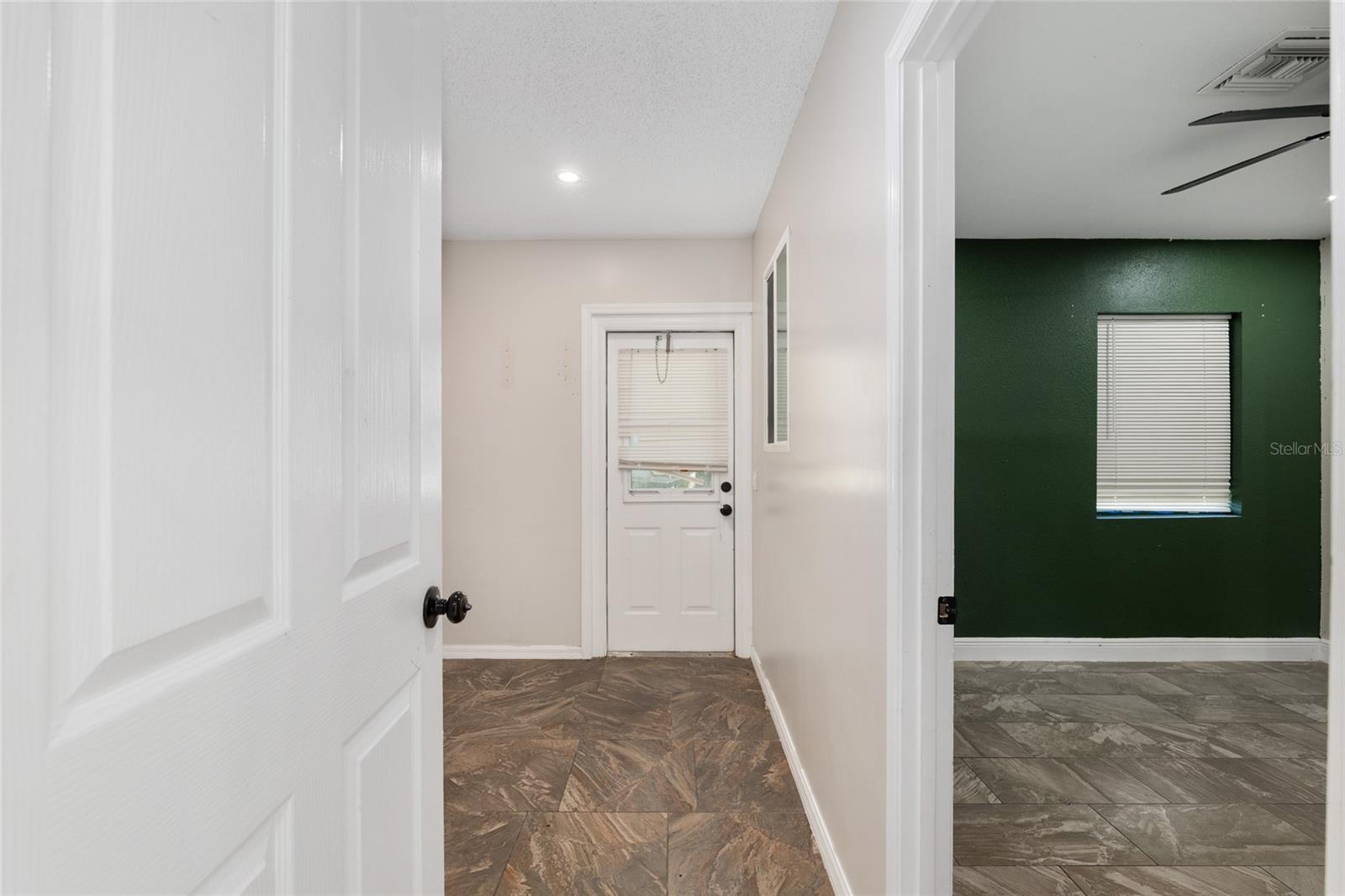 17611 FL33, GROVELAND, FL, 34736