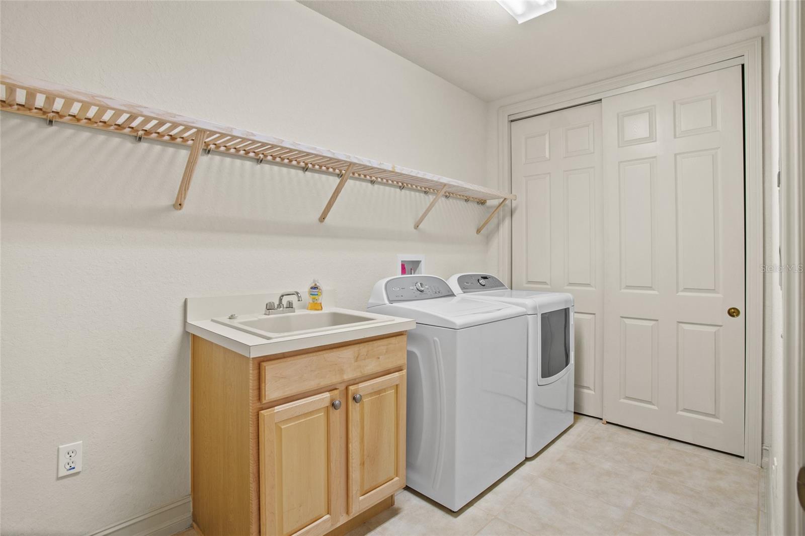 26207 AVENIDA LAS COLINAS, HOWEY IN THE HILLS, FL, 34737