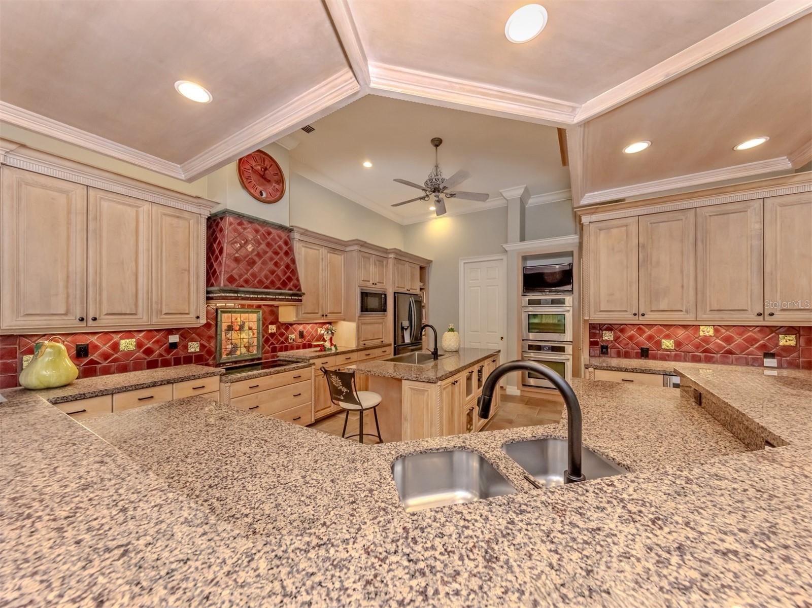 302 STONE BRIAR CREEK DR, VENICE, FL, 34292