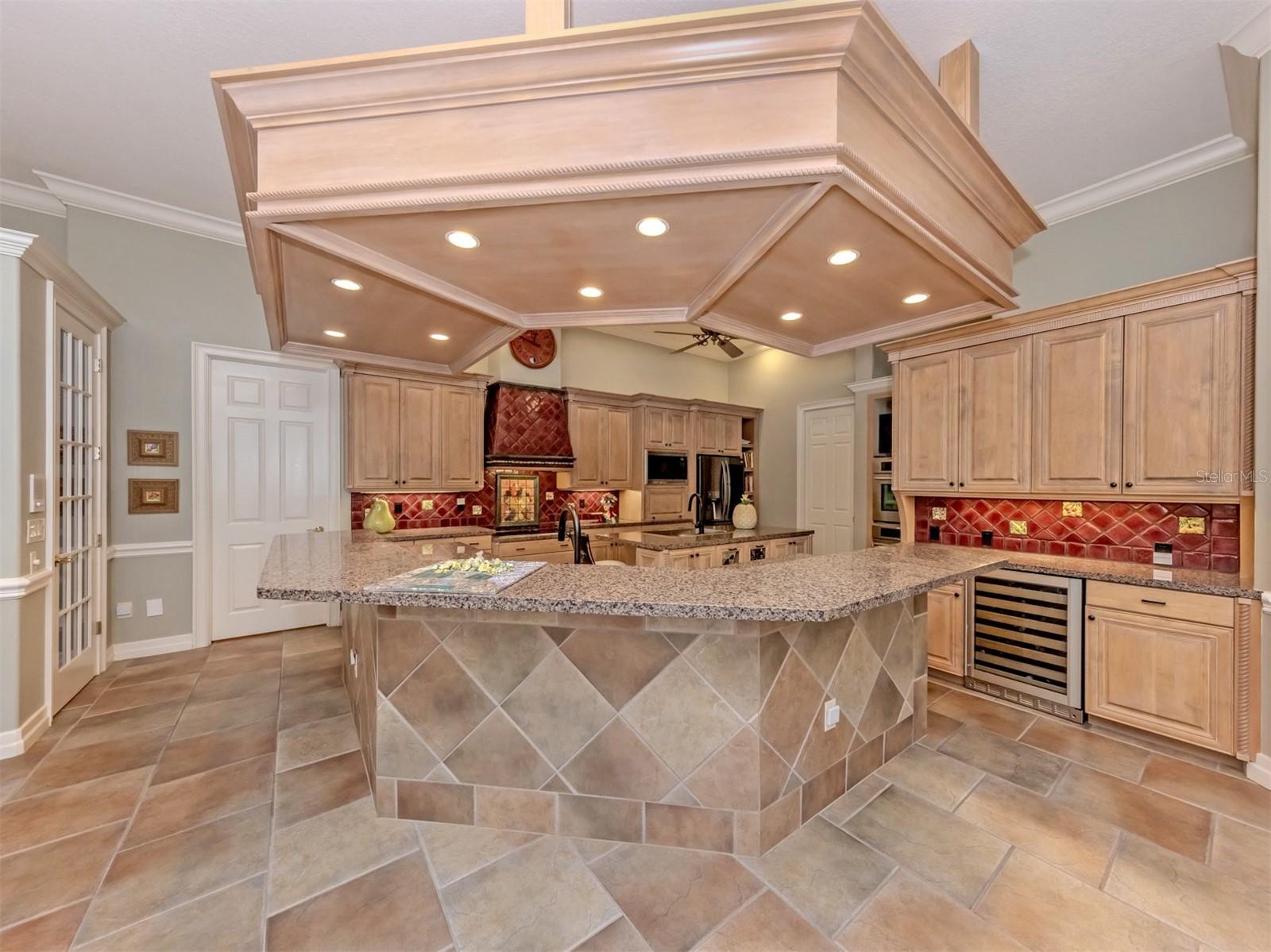 302 STONE BRIAR CREEK DR, VENICE, FL, 34292