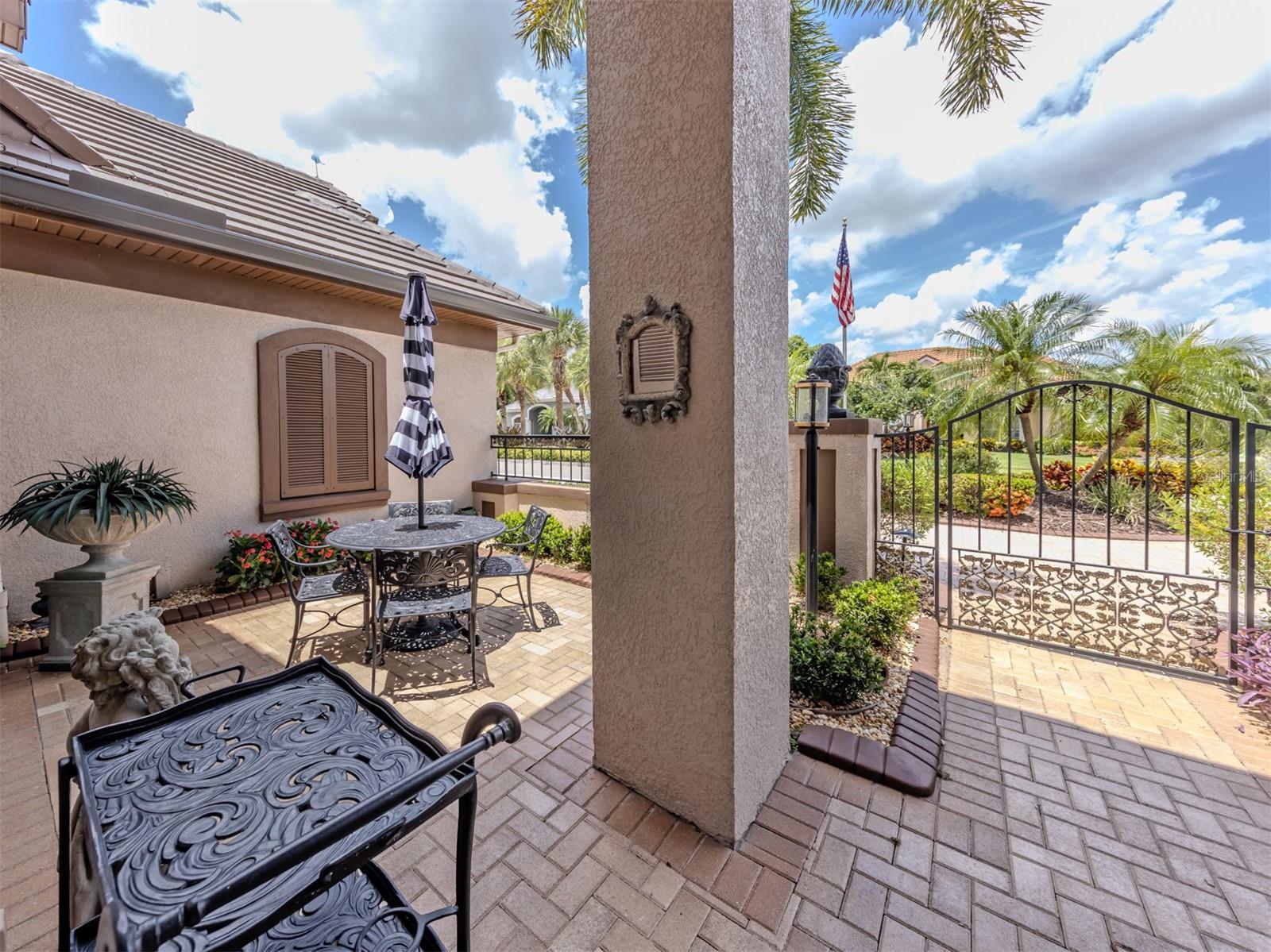 302 STONE BRIAR CREEK DR, VENICE, FL, 34292