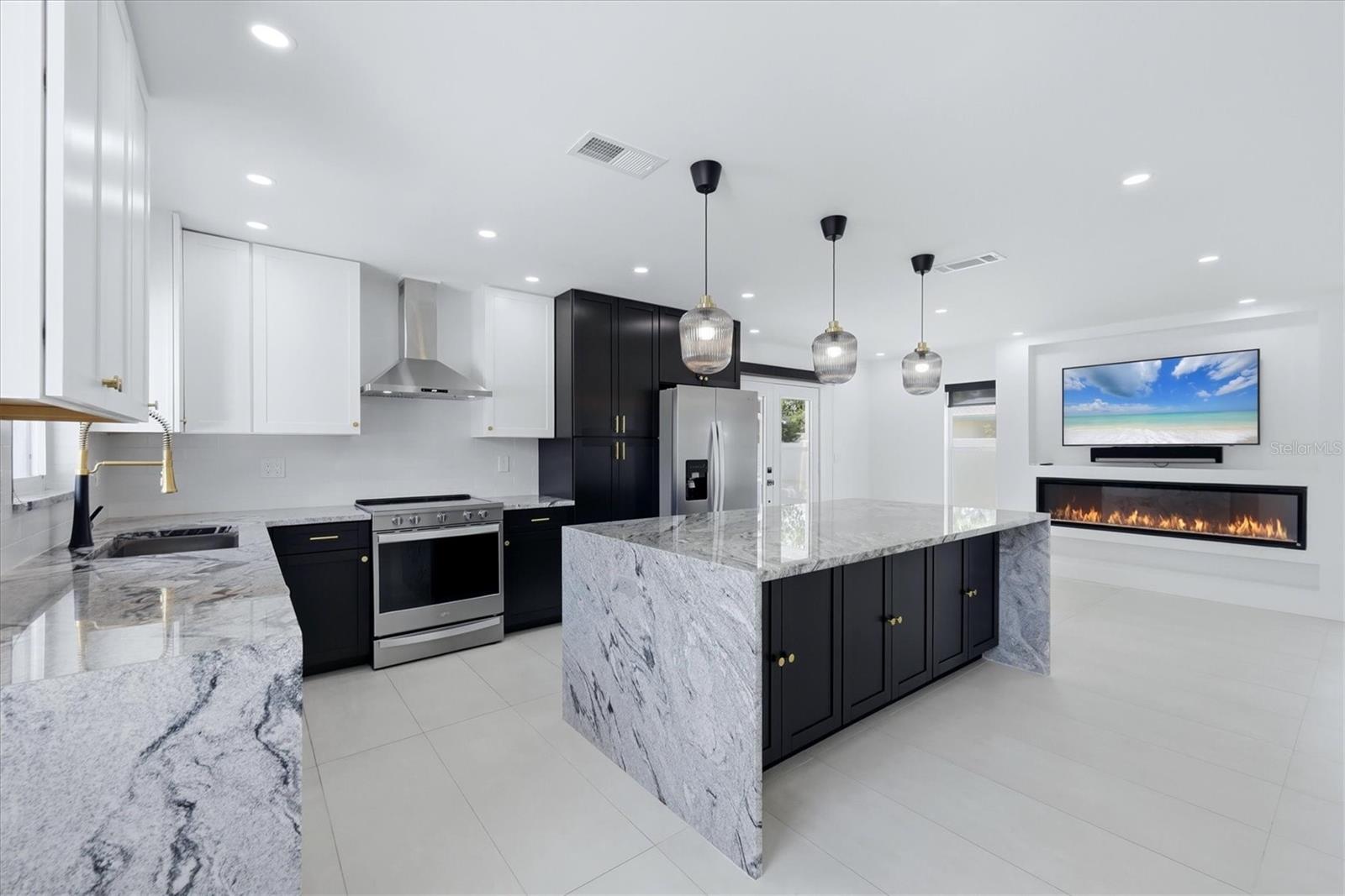 201 HONORE AVE, SARASOTA, FL, 34232