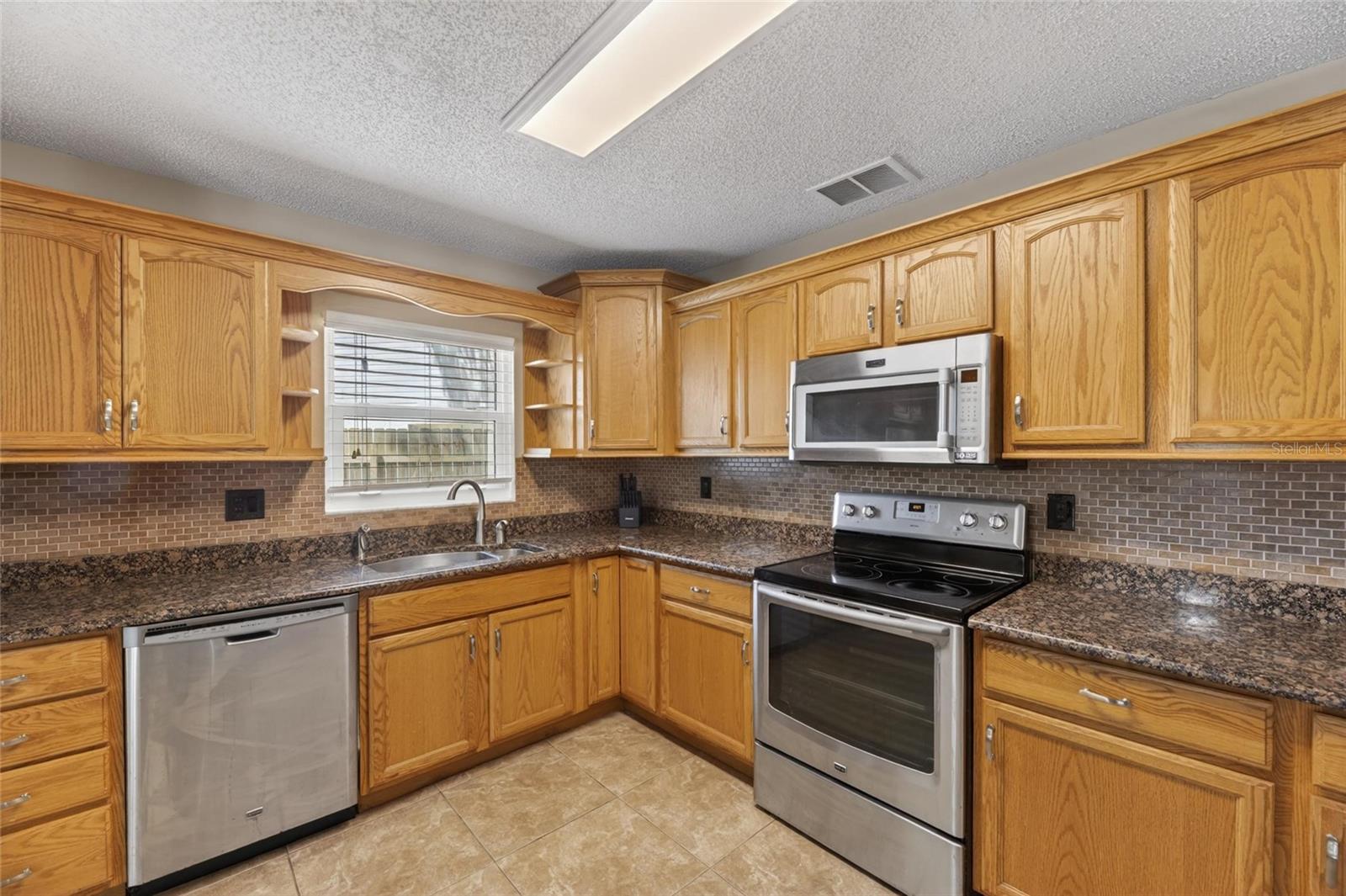 2078 SHADOW PINE DR, BRANDON, FL, 33511