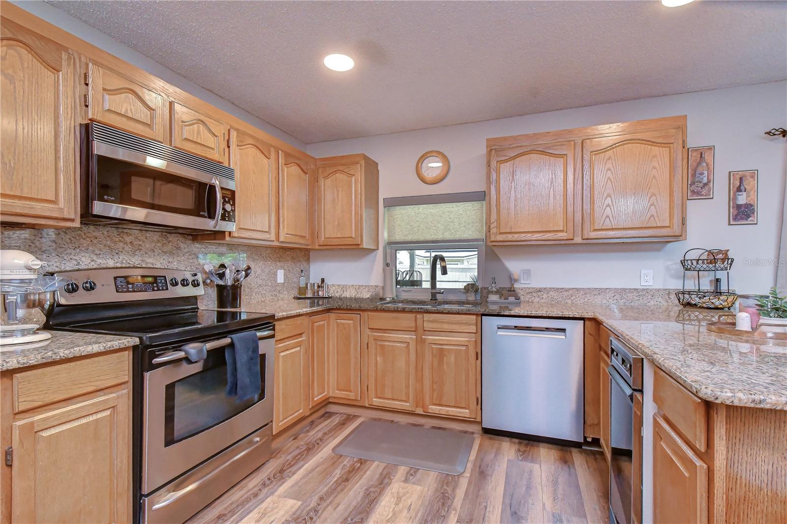 1227 RAINBROOK CIR, VALRICO, FL, 33596