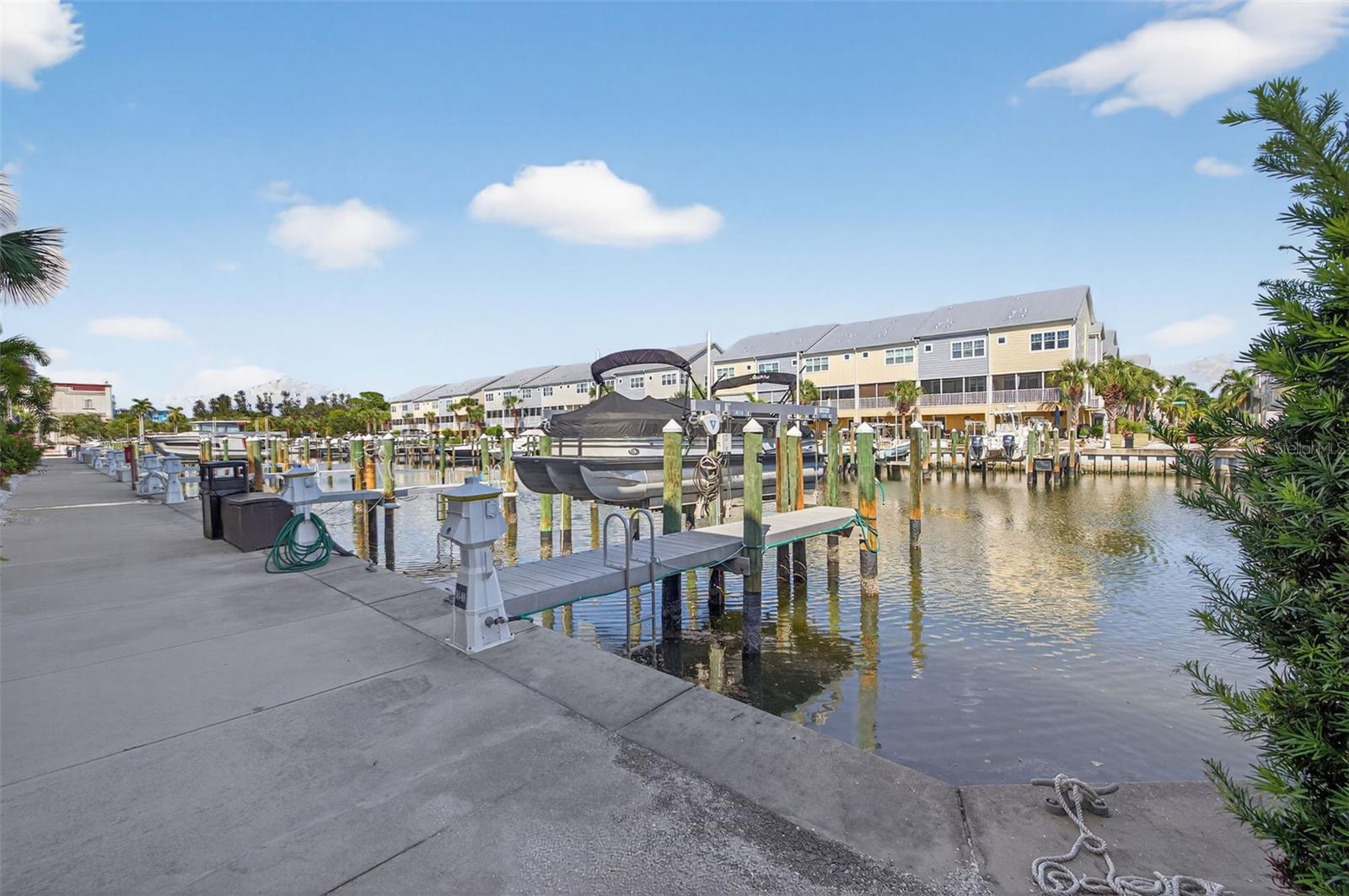 6080 MOORINGS DR S, ST PETERSBURG, FL, 33712