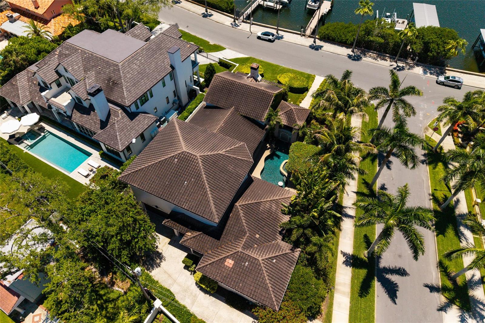200 BRIGHTWATERS BLVD NE, ST PETERSBURG, FL, 33704