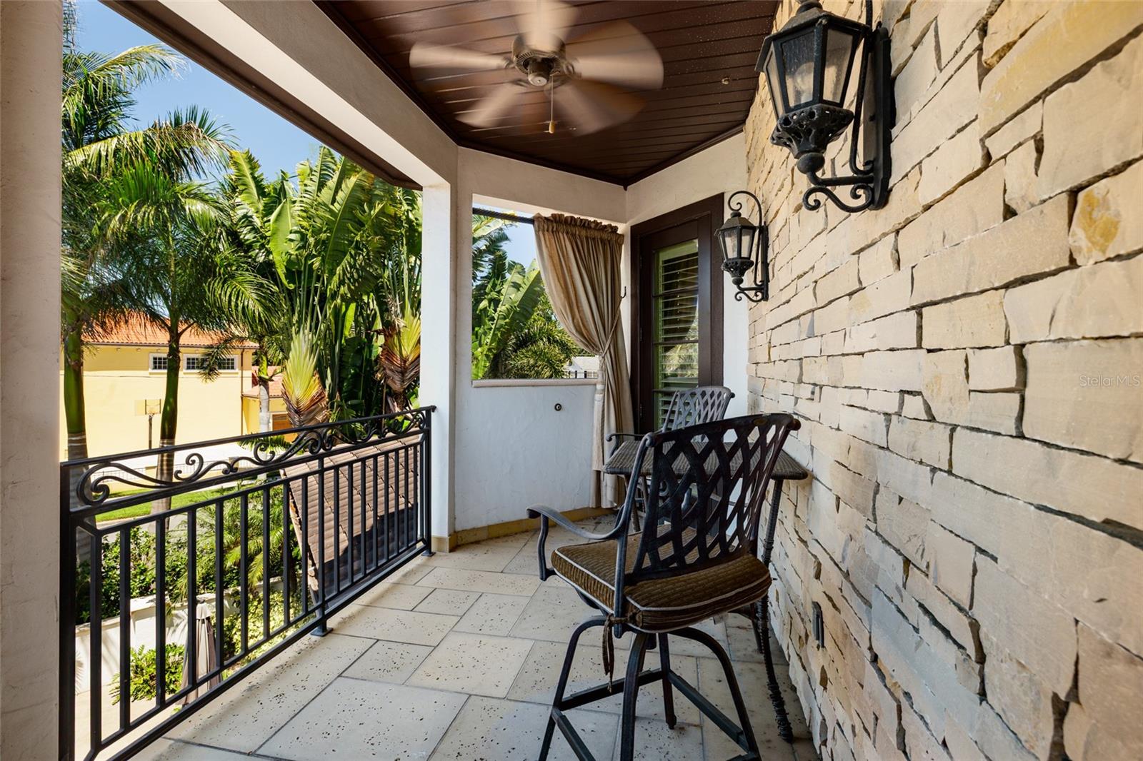200 BRIGHTWATERS BLVD NE, ST PETERSBURG, FL, 33704