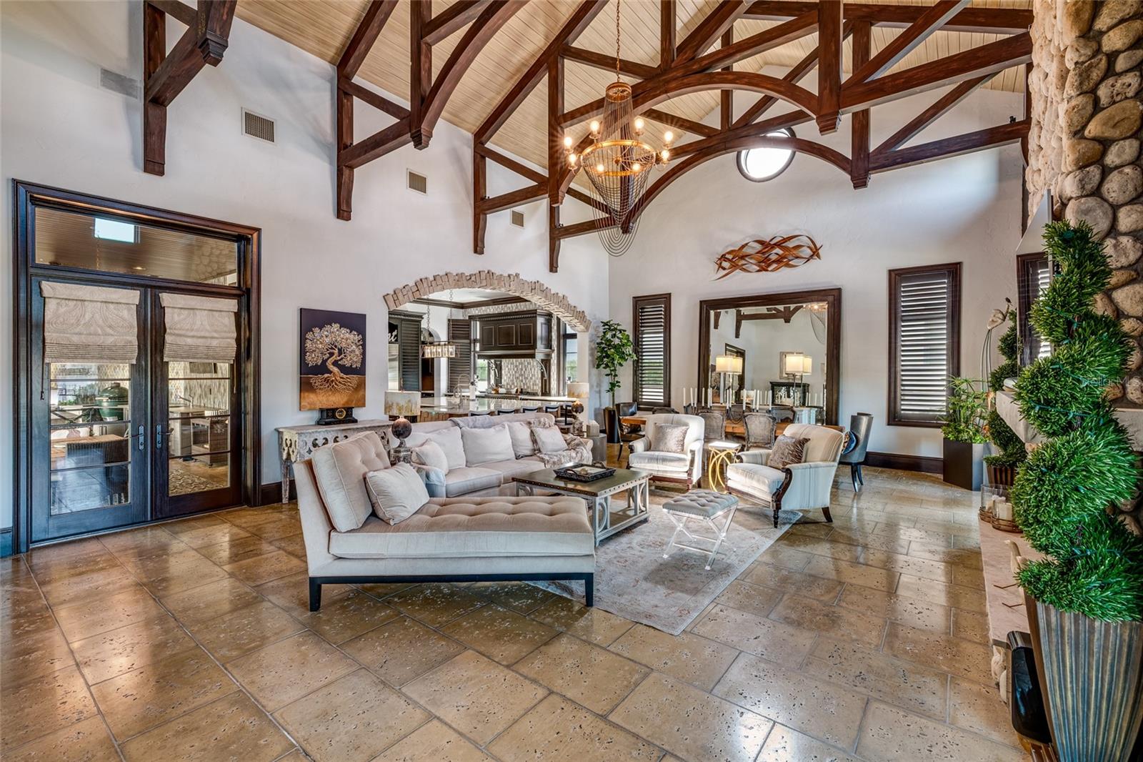 200 BRIGHTWATERS BLVD NE, ST PETERSBURG, FL, 33704