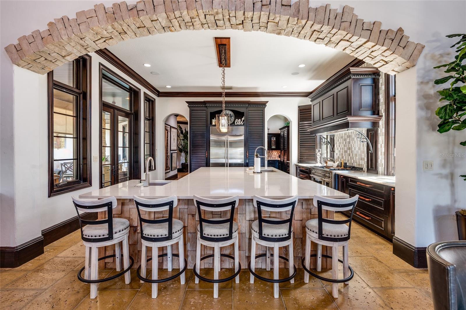 200 BRIGHTWATERS BLVD NE, ST PETERSBURG, FL, 33704