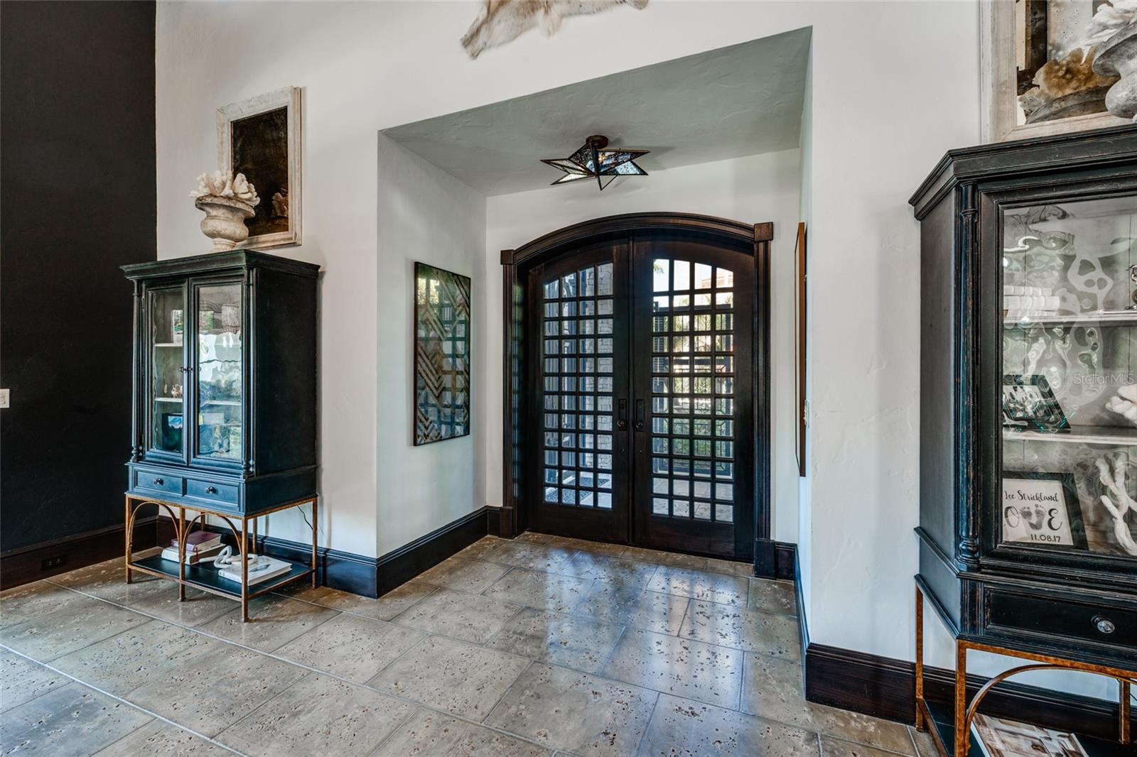 200 BRIGHTWATERS BLVD NE, ST PETERSBURG, FL, 33704