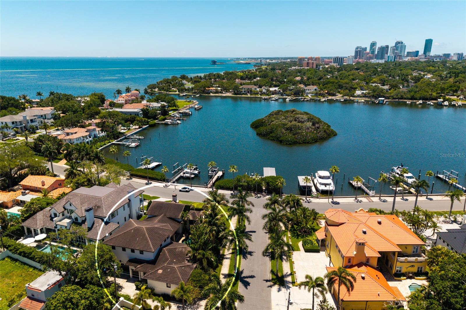 200 BRIGHTWATERS BLVD NE, ST PETERSBURG, FL, 33704