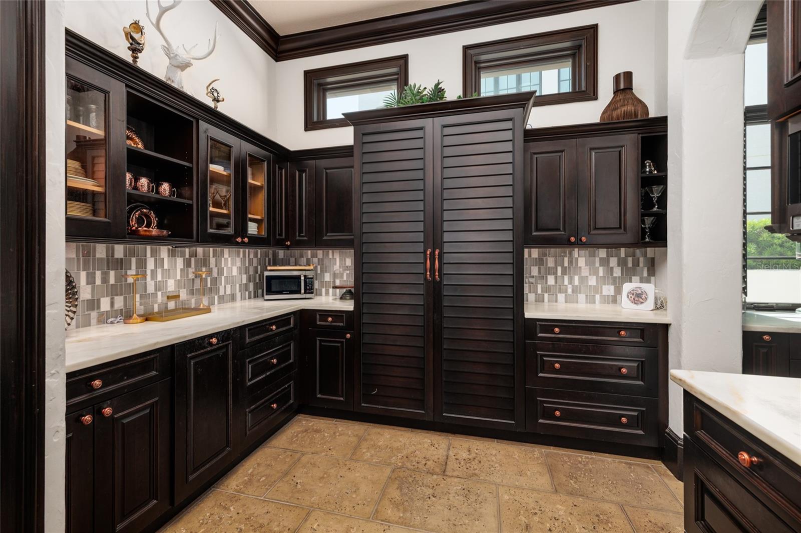 200 BRIGHTWATERS BLVD NE, ST PETERSBURG, FL, 33704