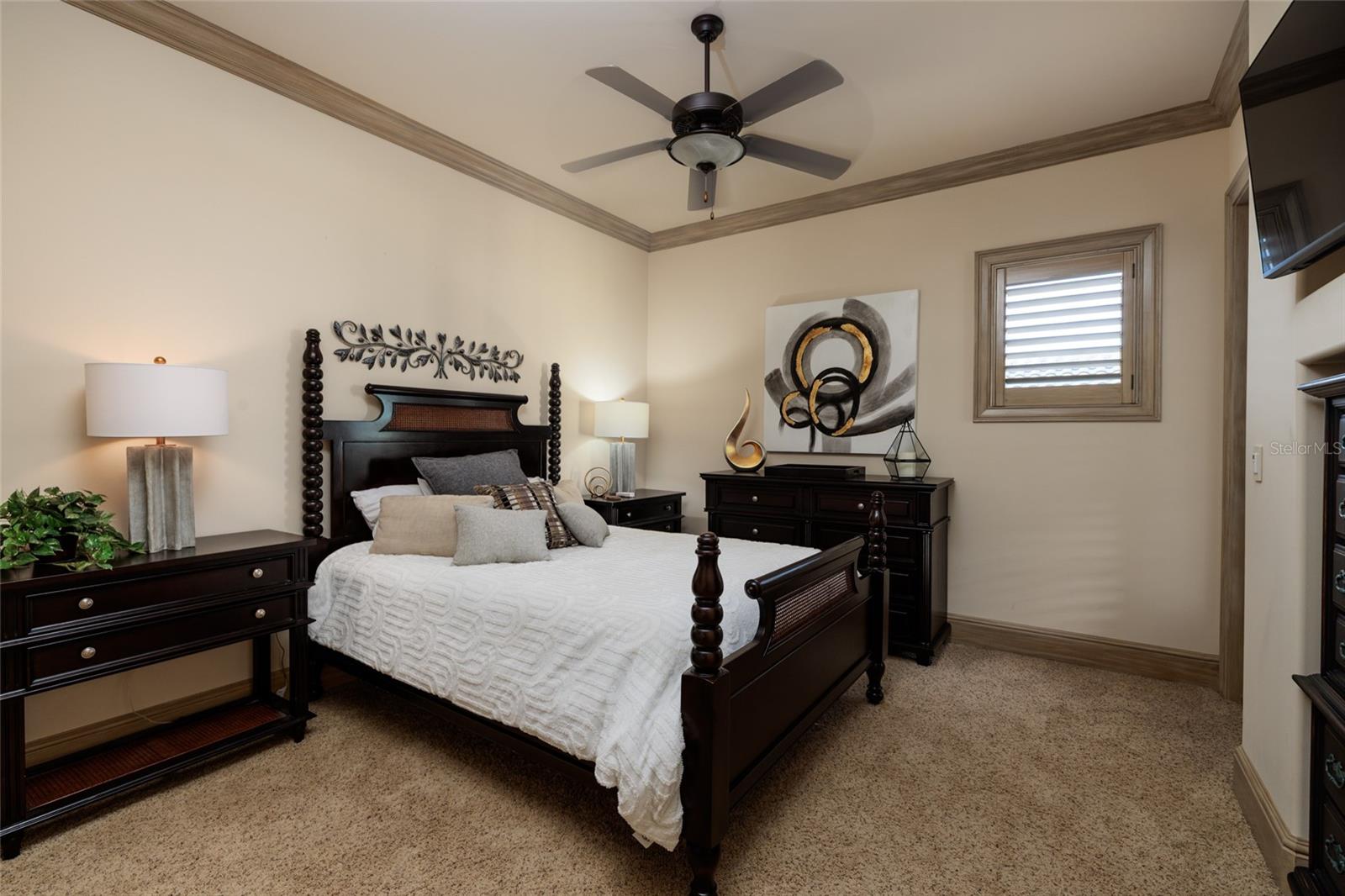 200 BRIGHTWATERS BLVD NE, ST PETERSBURG, FL, 33704