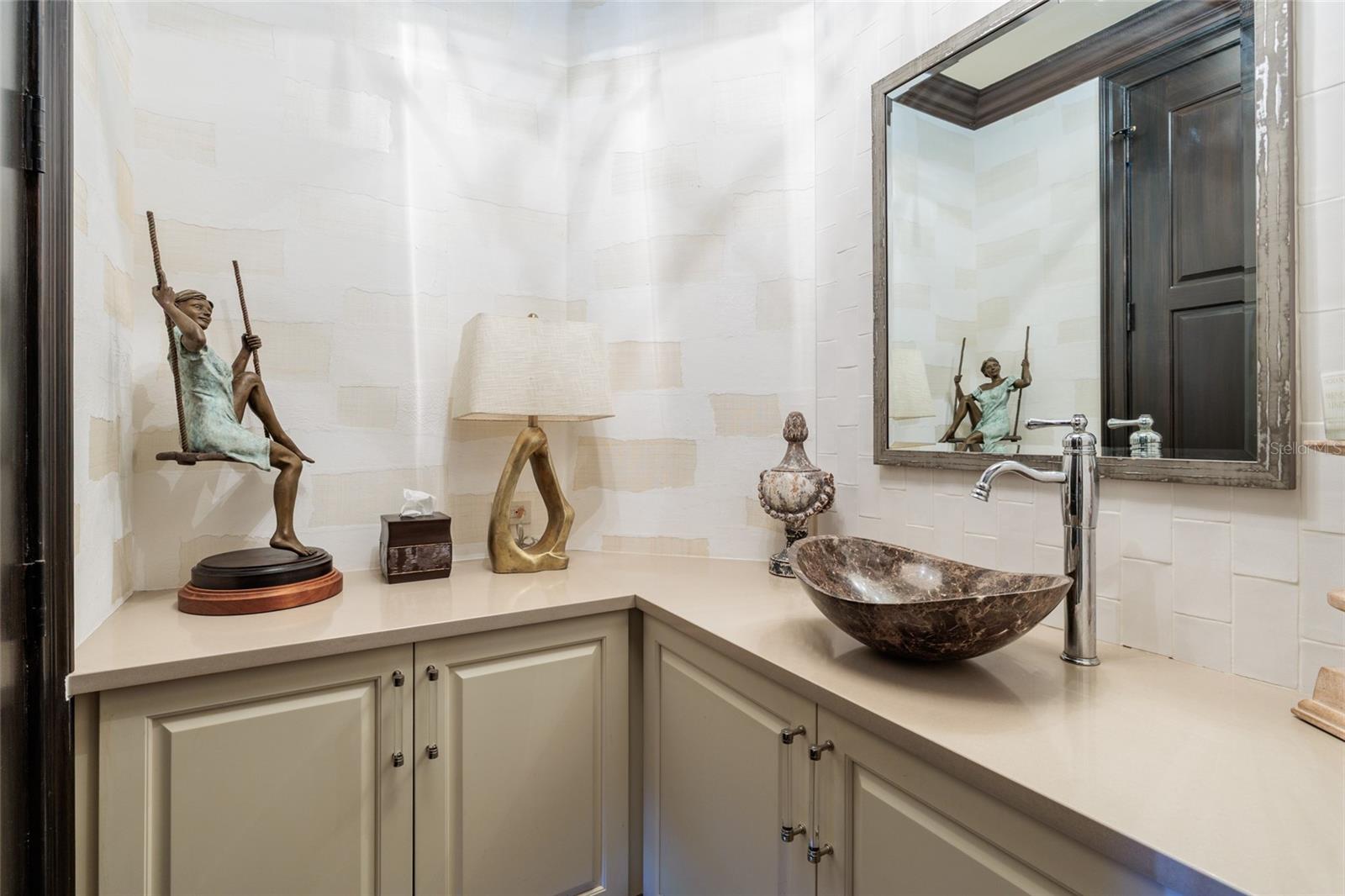 200 BRIGHTWATERS BLVD NE, ST PETERSBURG, FL, 33704