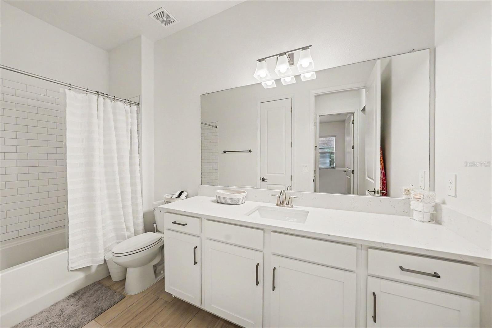 17415 HOLLY WELL AVE, WIMAUMA, FL, 33598