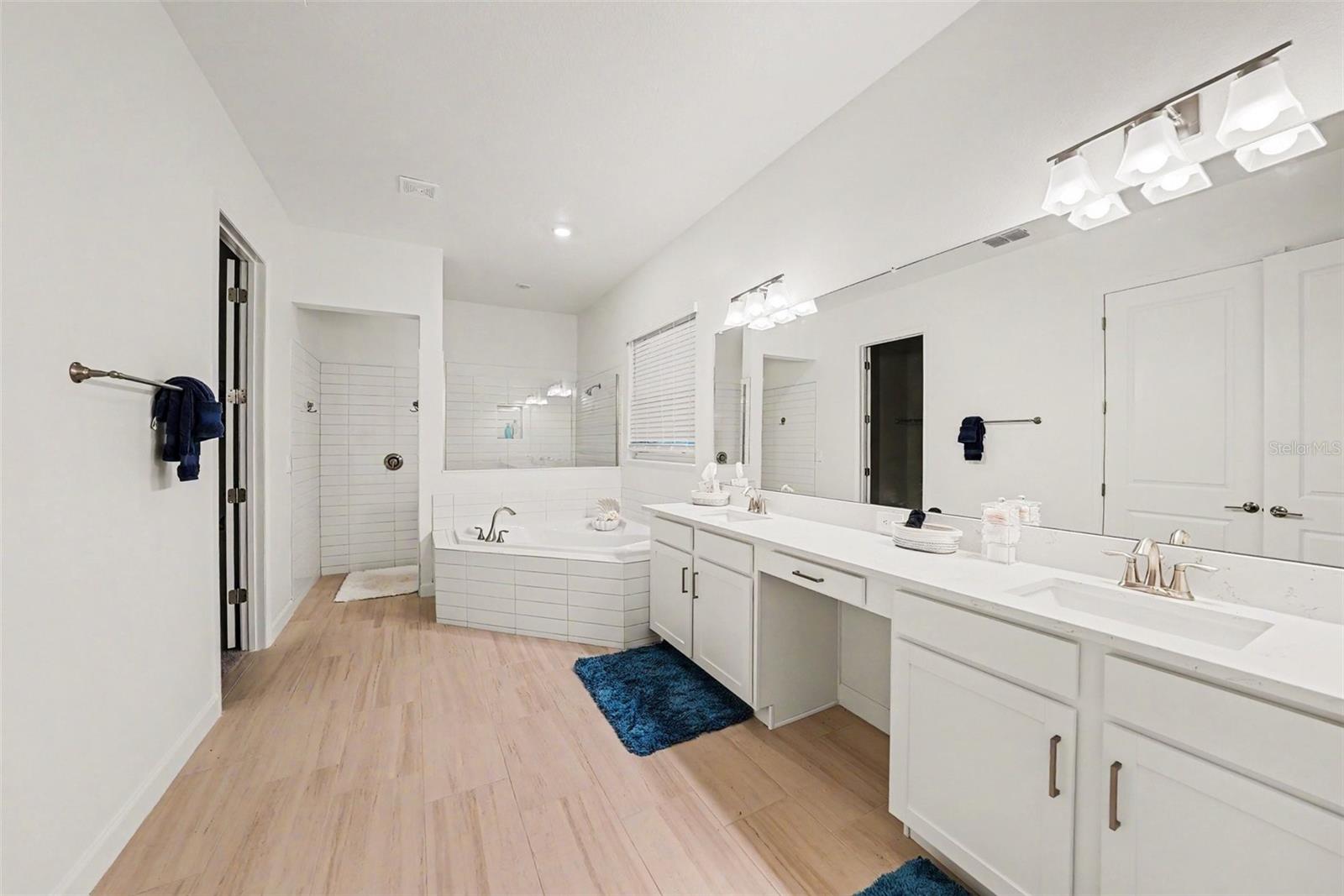 17415 HOLLY WELL AVE, WIMAUMA, FL, 33598