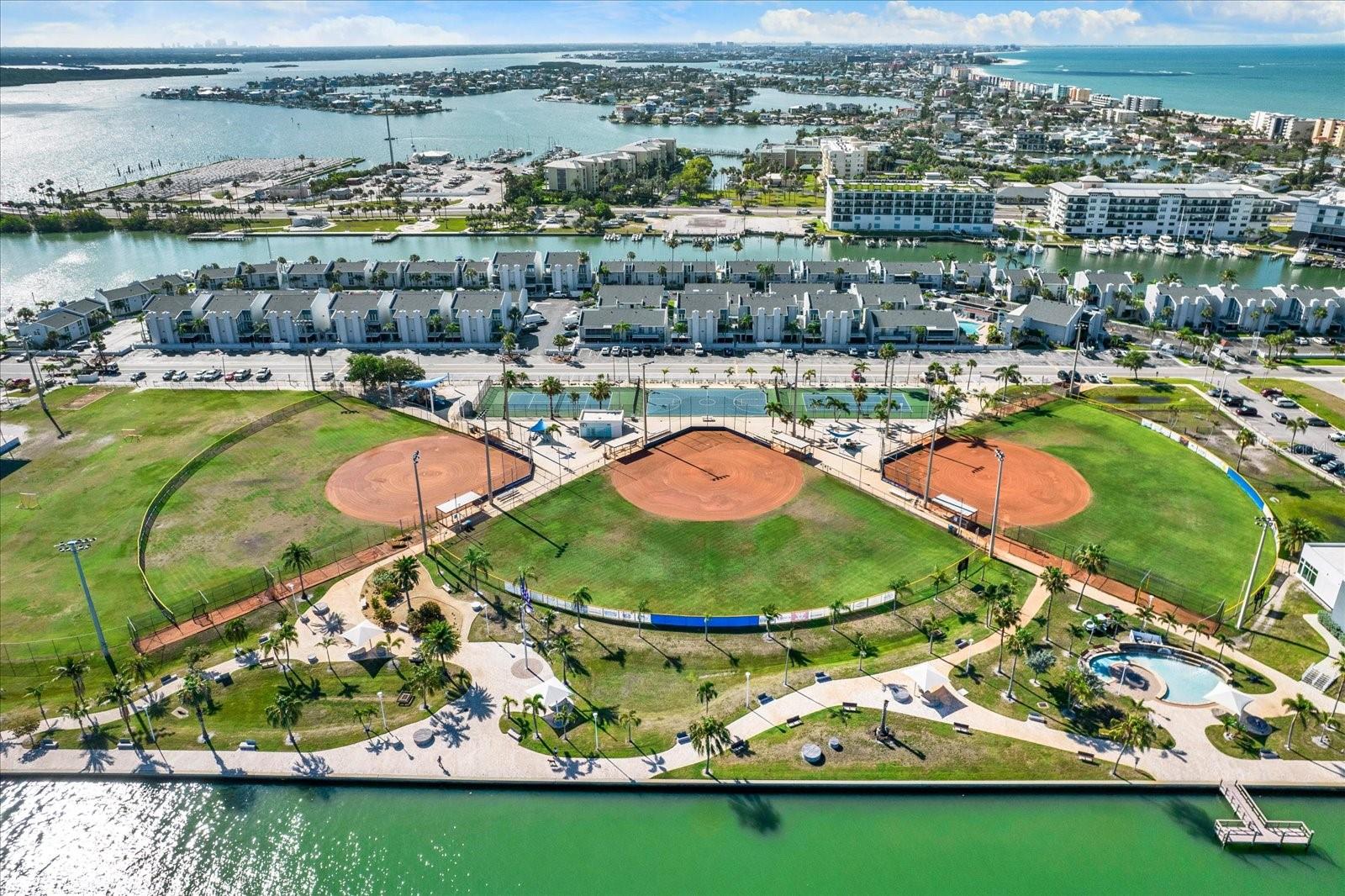 169 MEDALLION BLVD #E, MADEIRA BEACH, FL, 33708
